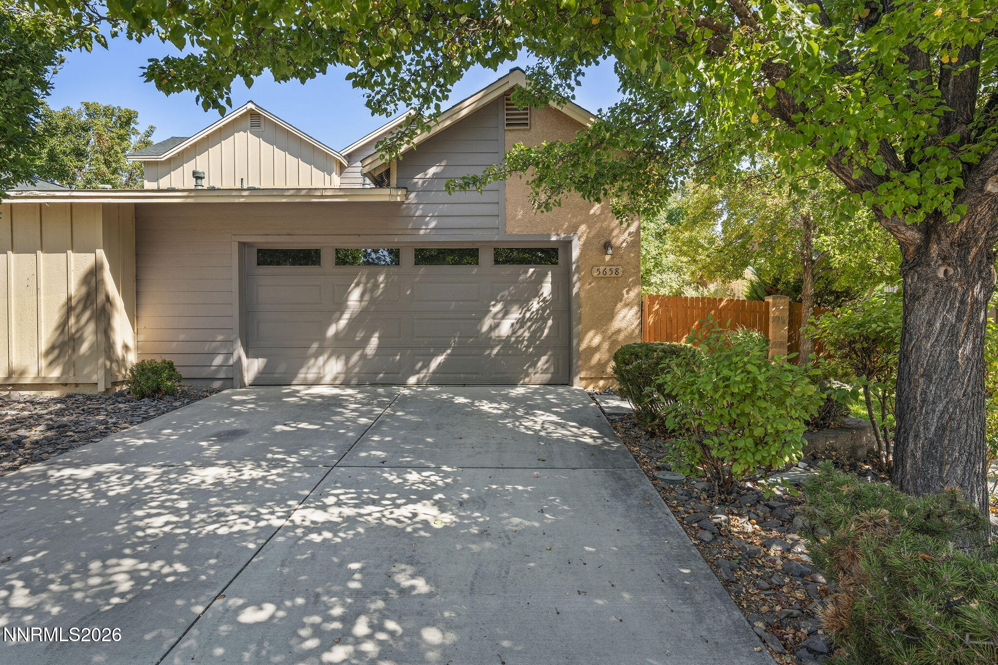 5658 Hunting Creek Way Property Photo 1