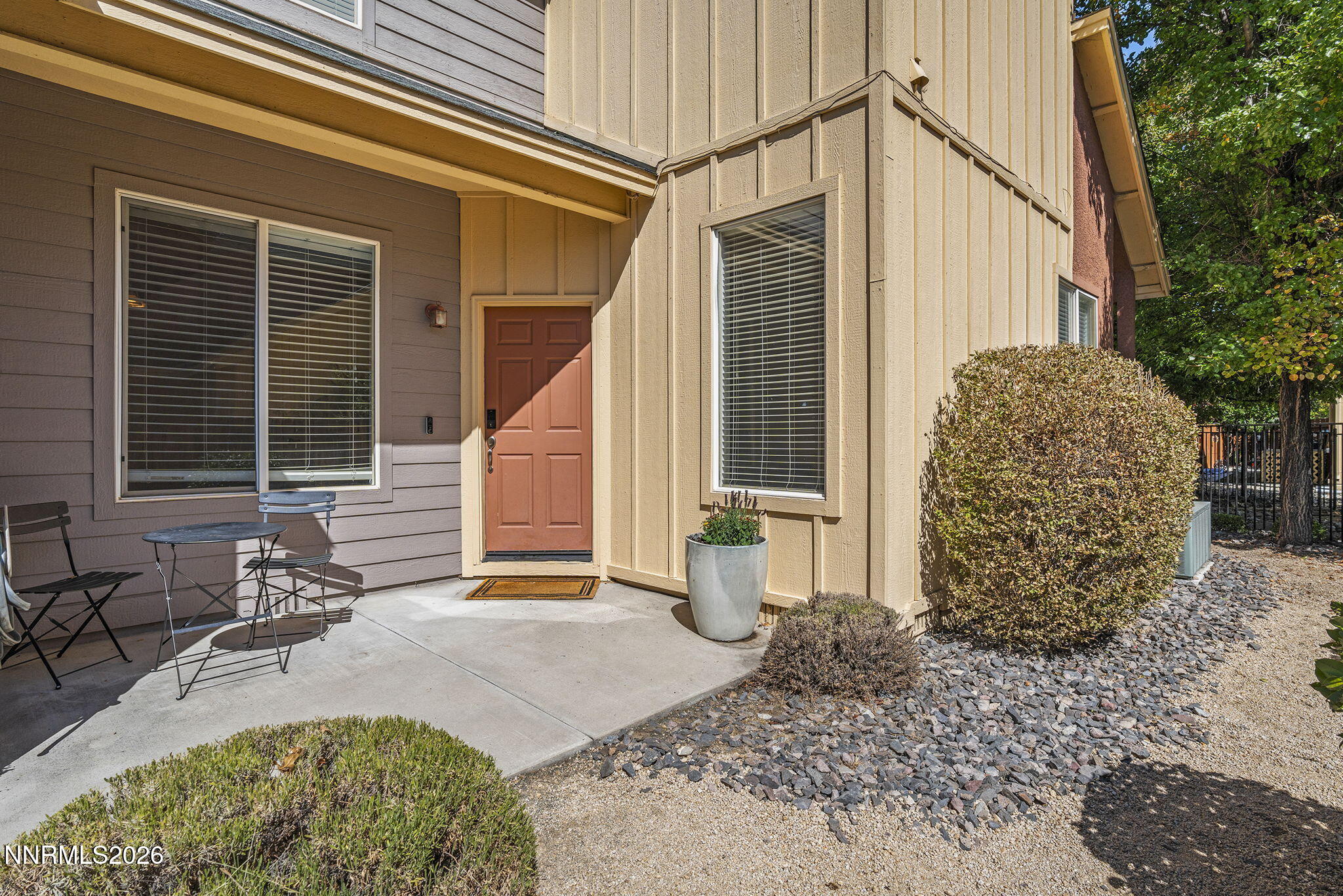 5658 Hunting Creek Way Property Photo 3