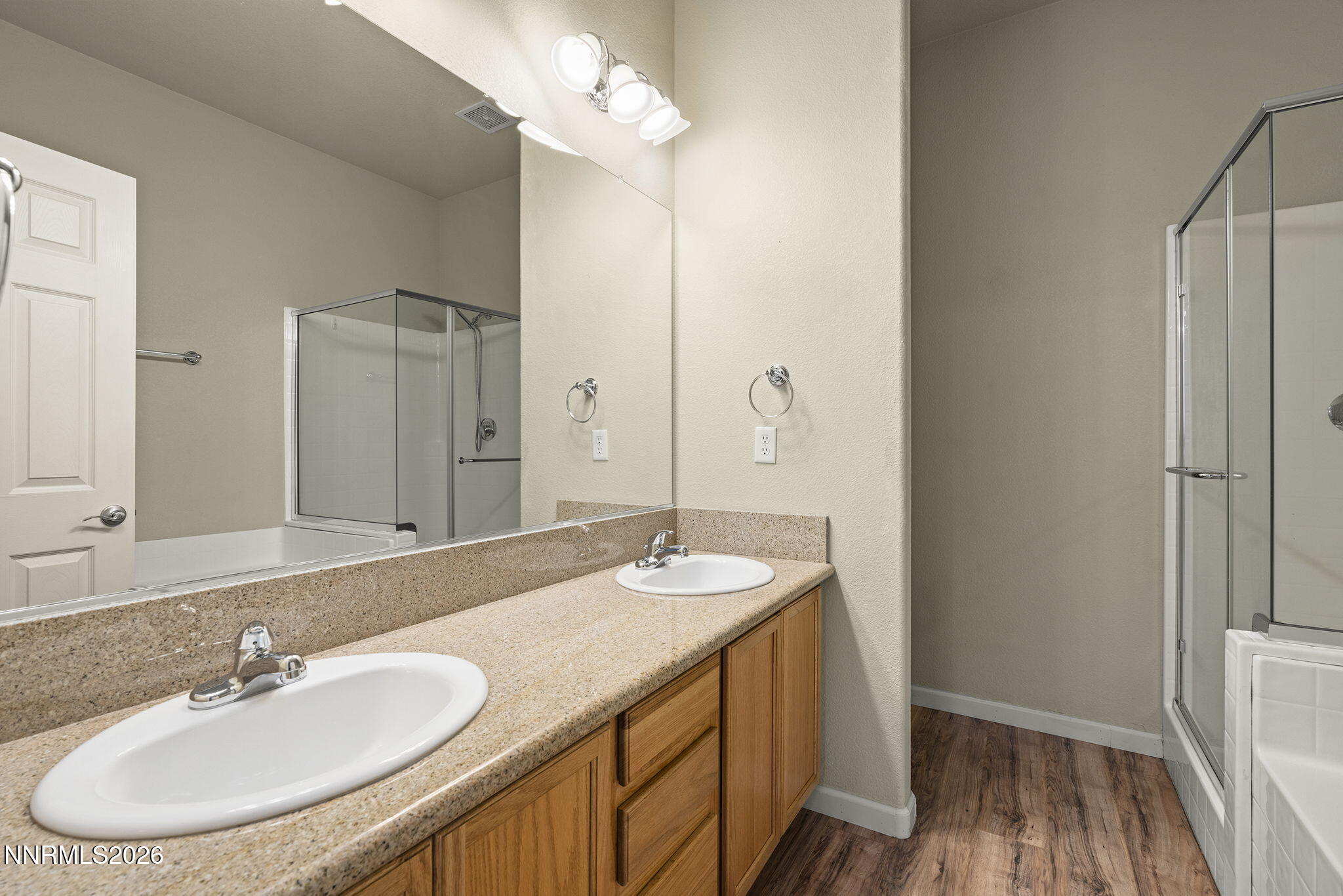 5658 Hunting Creek Way Property Photo 22