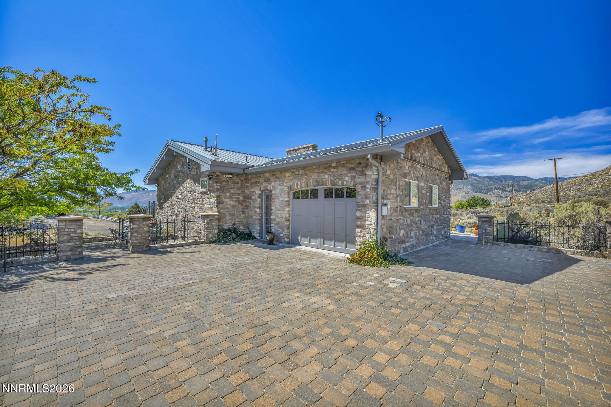 4450 Quartz Drive Property Photo 3