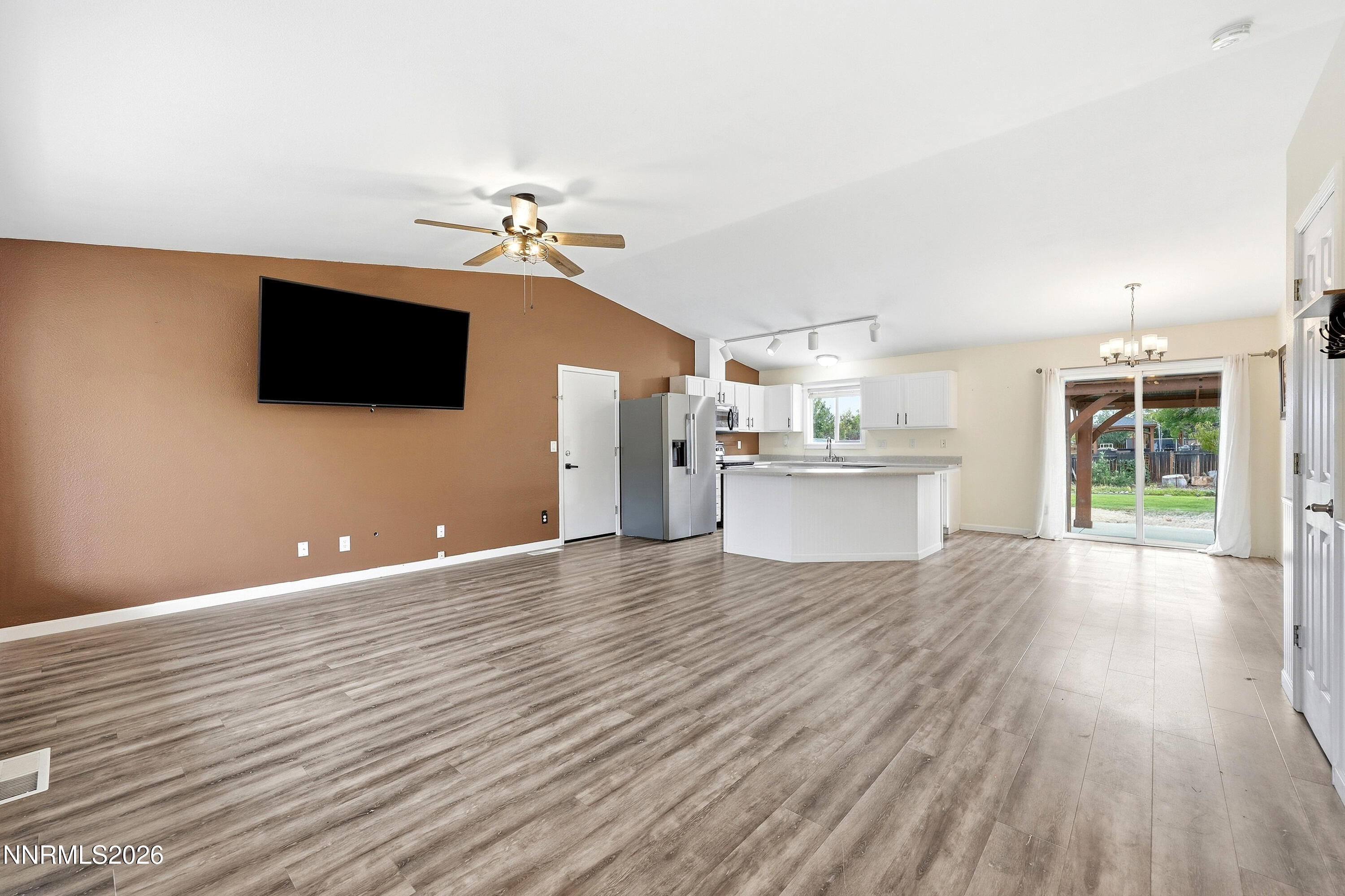 1426 Nightingale Way Property Photo 3