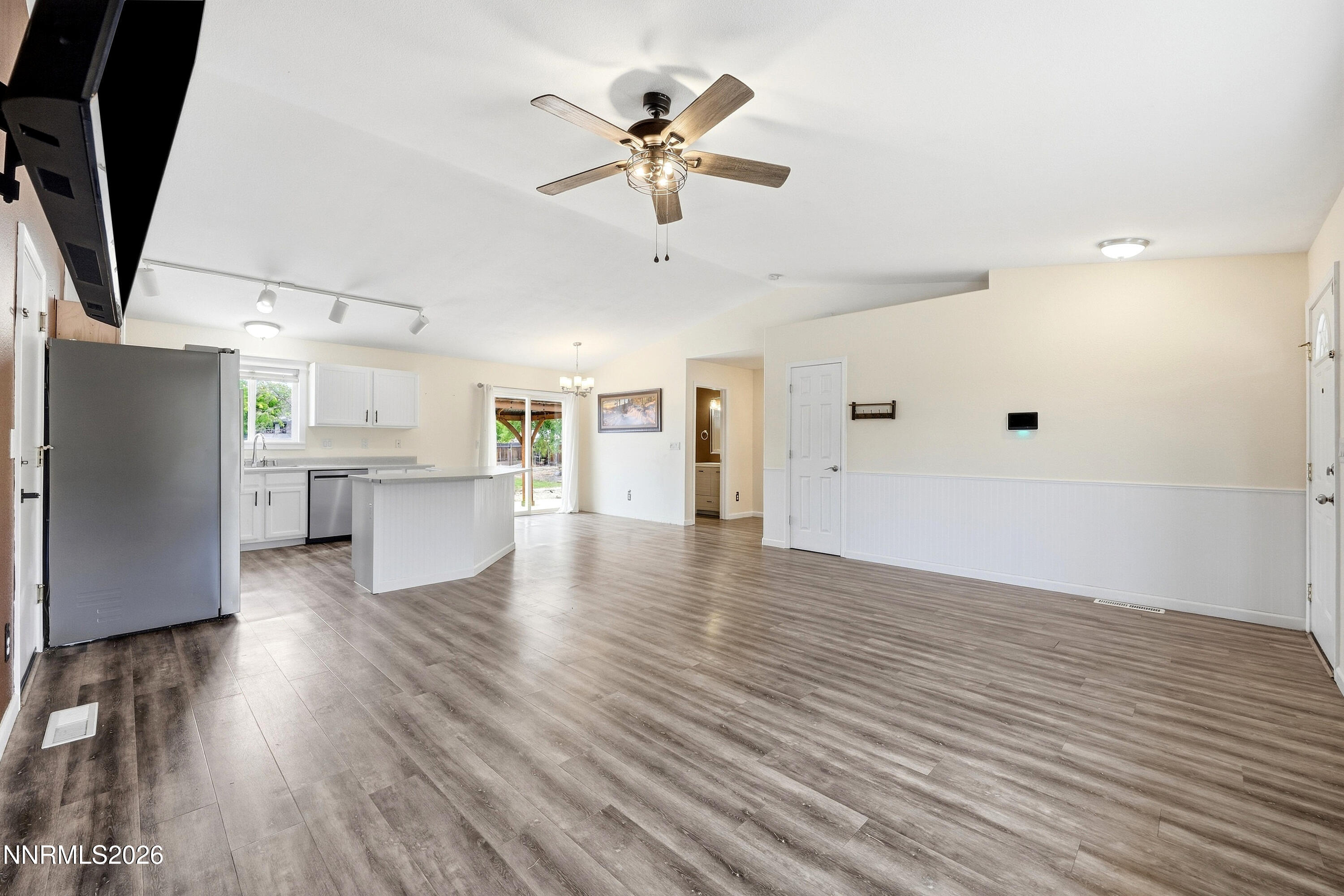 1426 Nightingale Way Property Photo 10