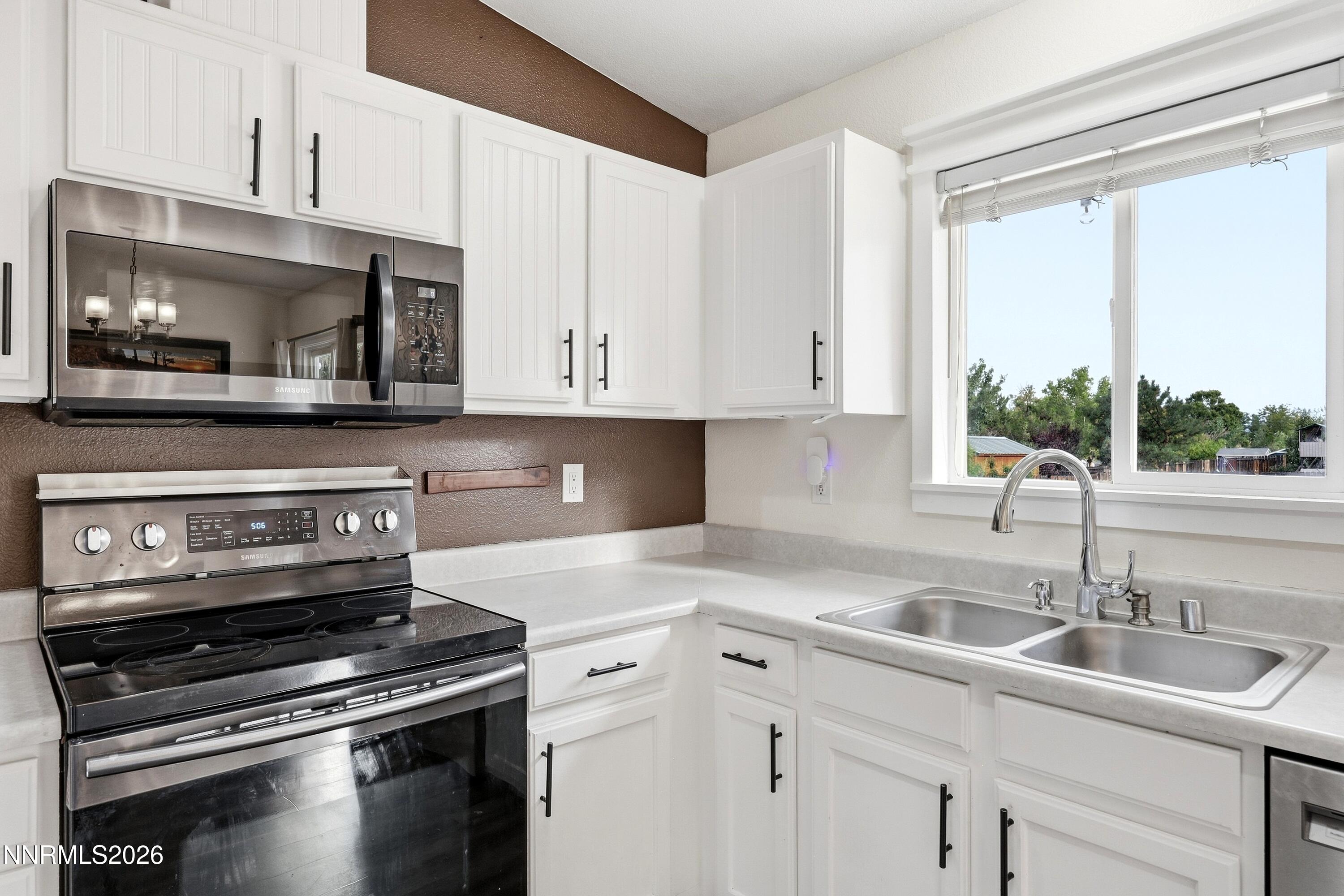 1426 Nightingale Way Property Photo 16