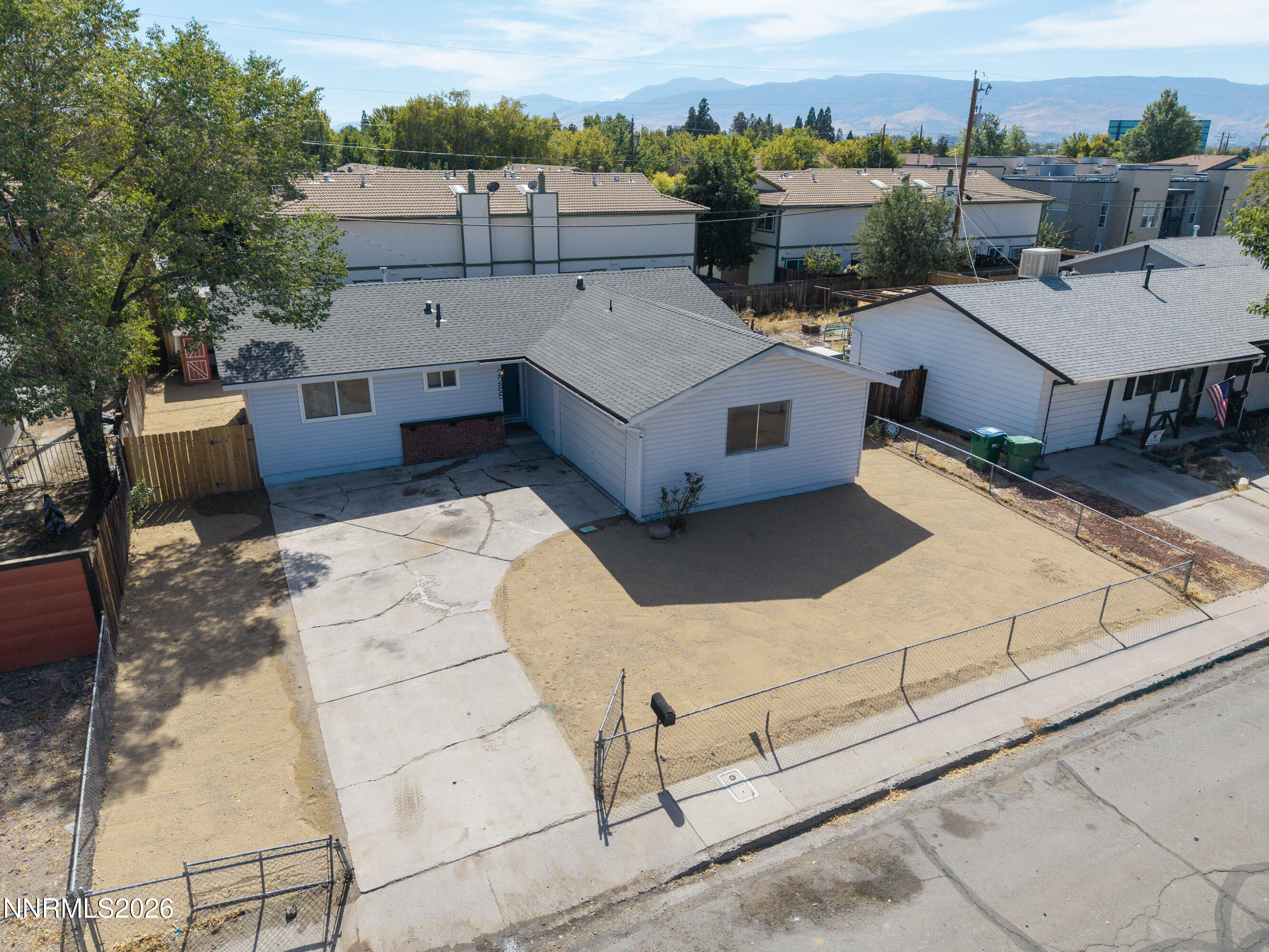 2285 Jessie Avenue Property Photo 2
