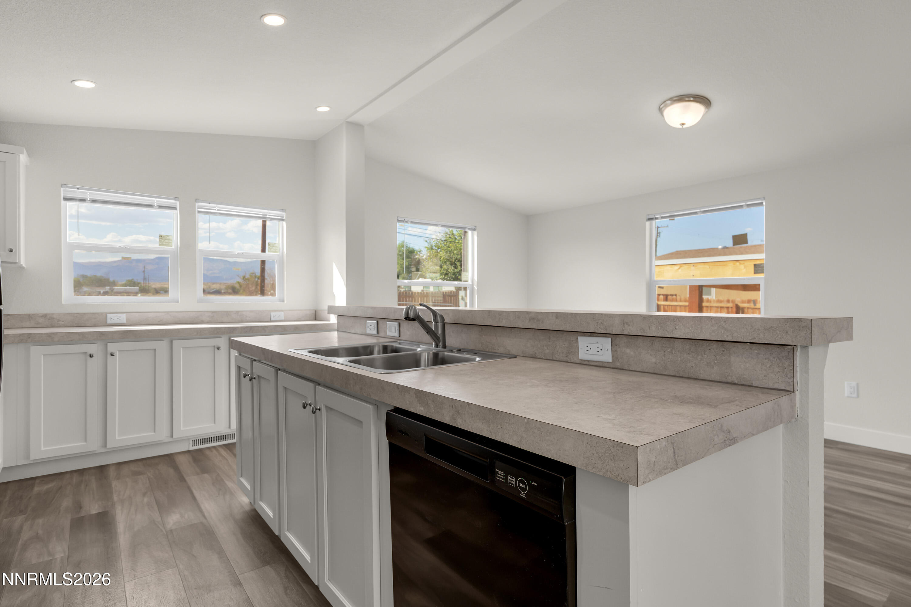 100 Reservation Road Property Photo 9