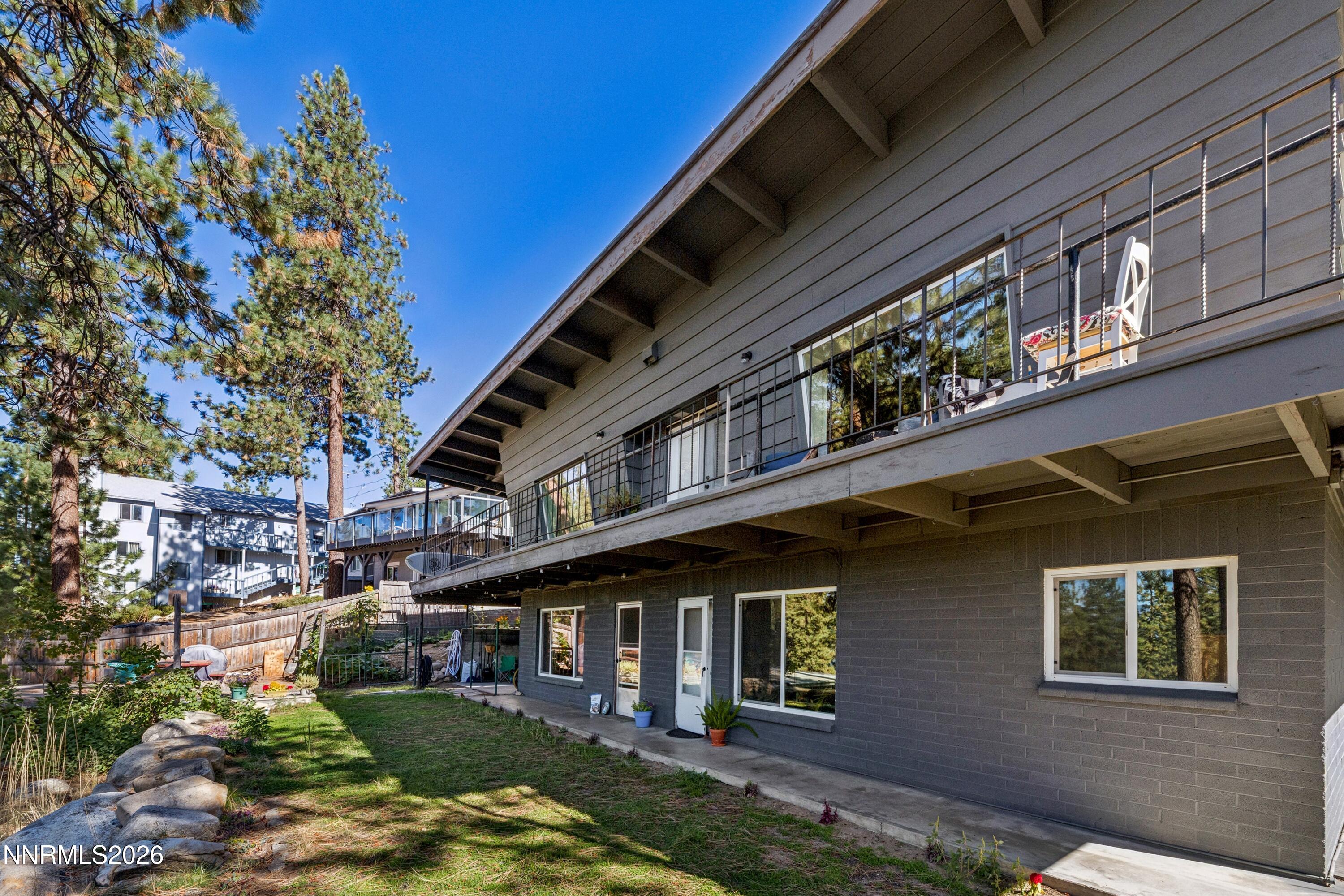 636 Lakeview Drive Property Photo 8