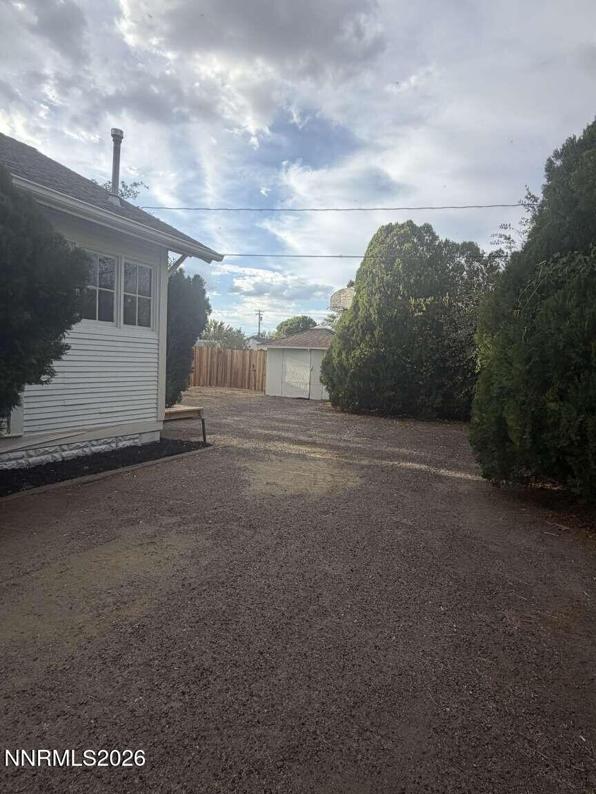1016 Prater Way Property Photo 7