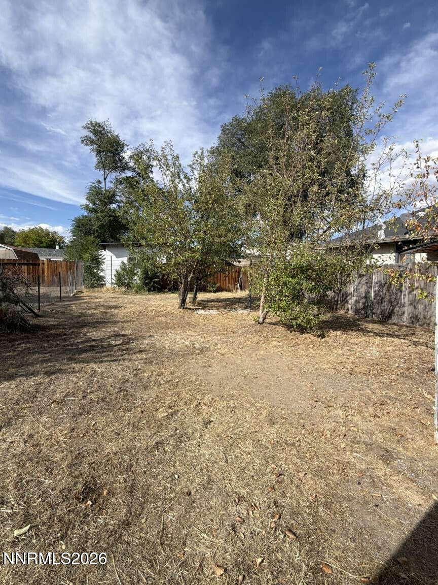 1016 Prater Way Property Photo 9