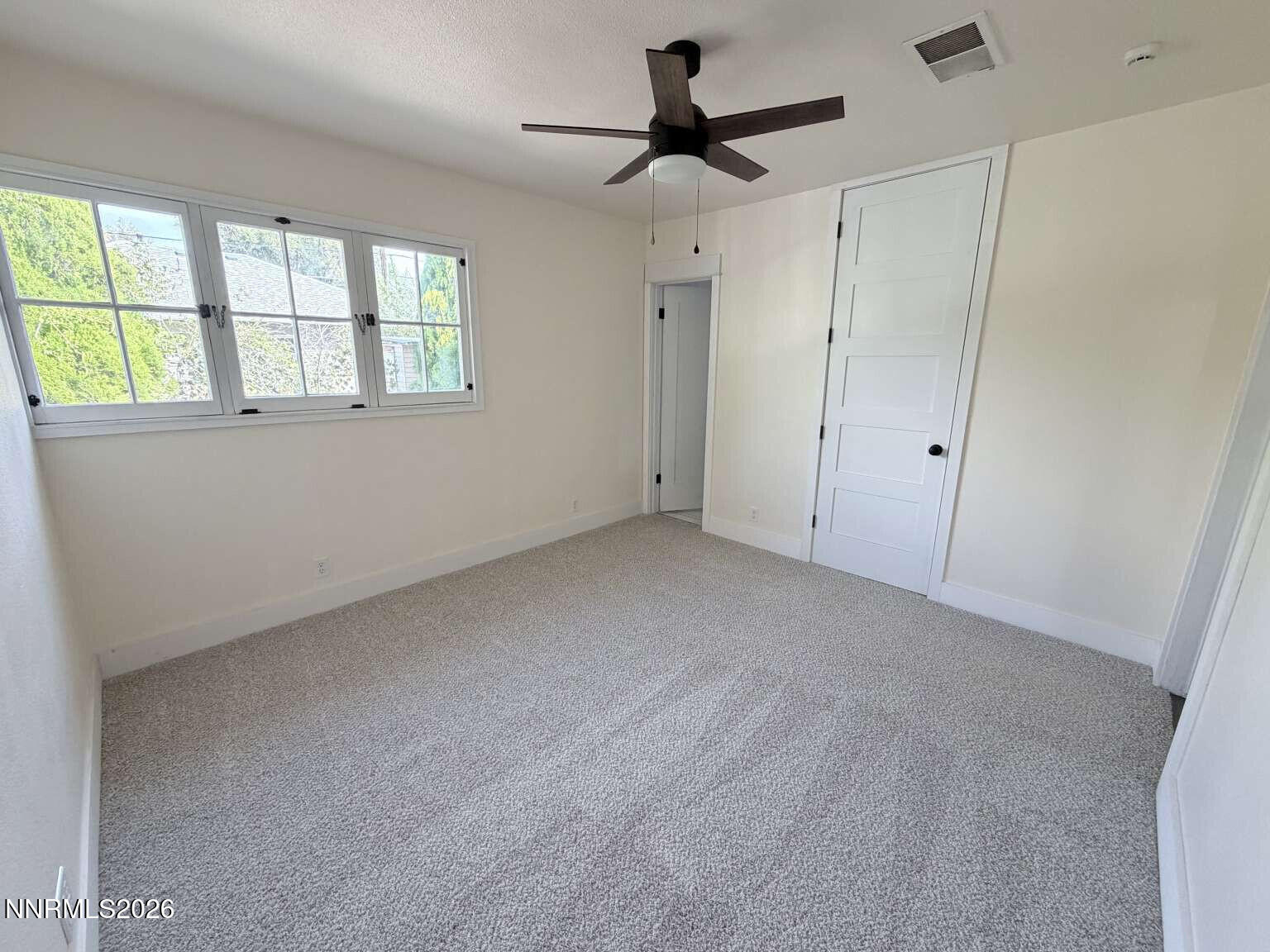 1016 Prater Way Property Photo 19