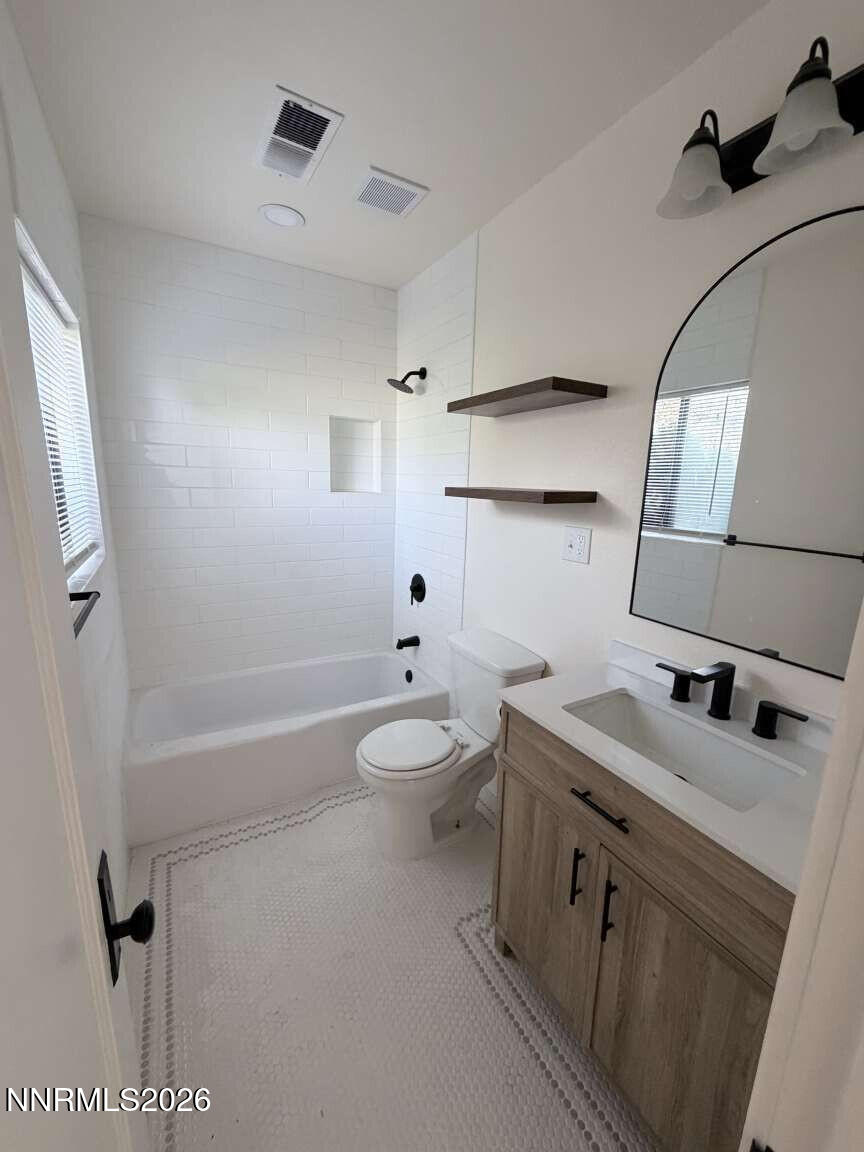 1016 Prater Way Property Photo 20
