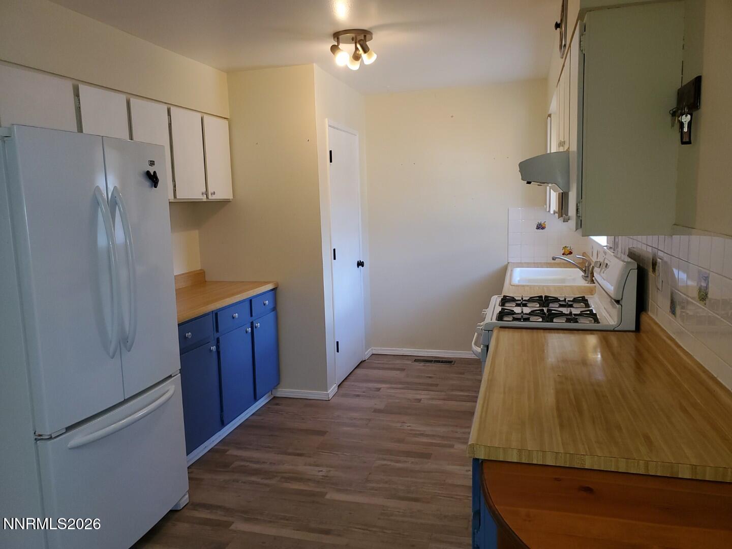 135 Ash Street Property Photo 8