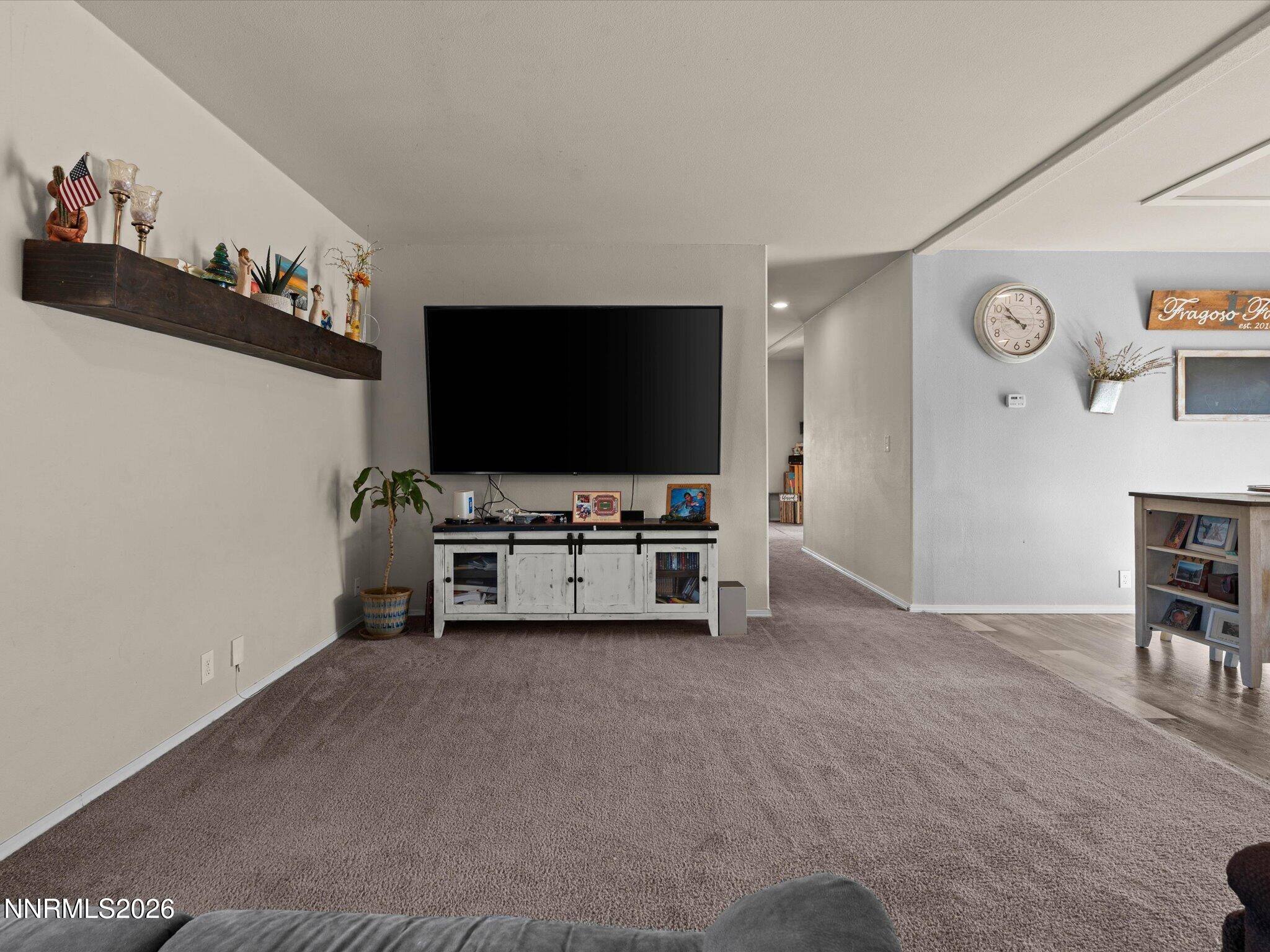 15360 Tuxon Way Property Photo 10
