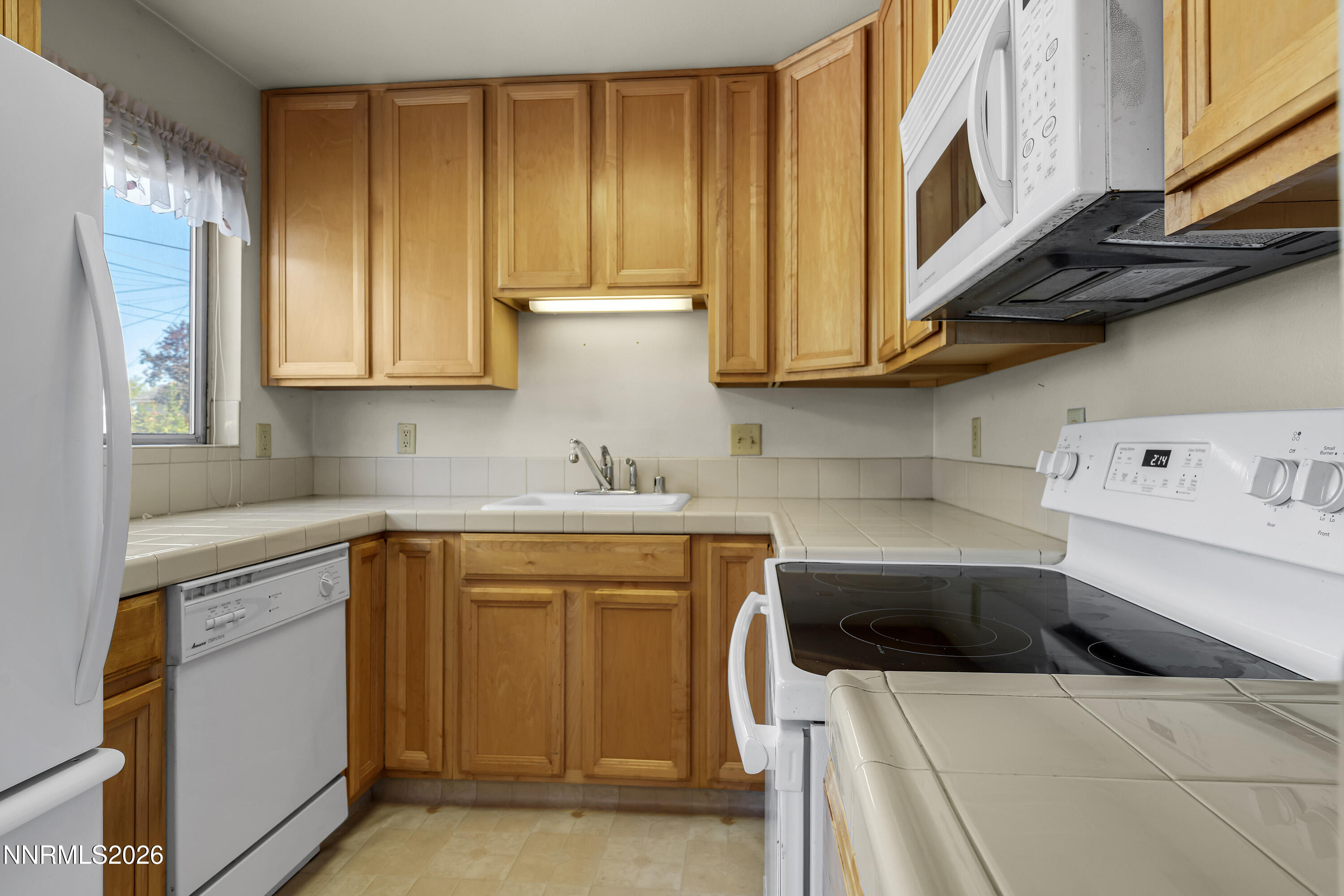 1611 Stewart Street Property Photo 9