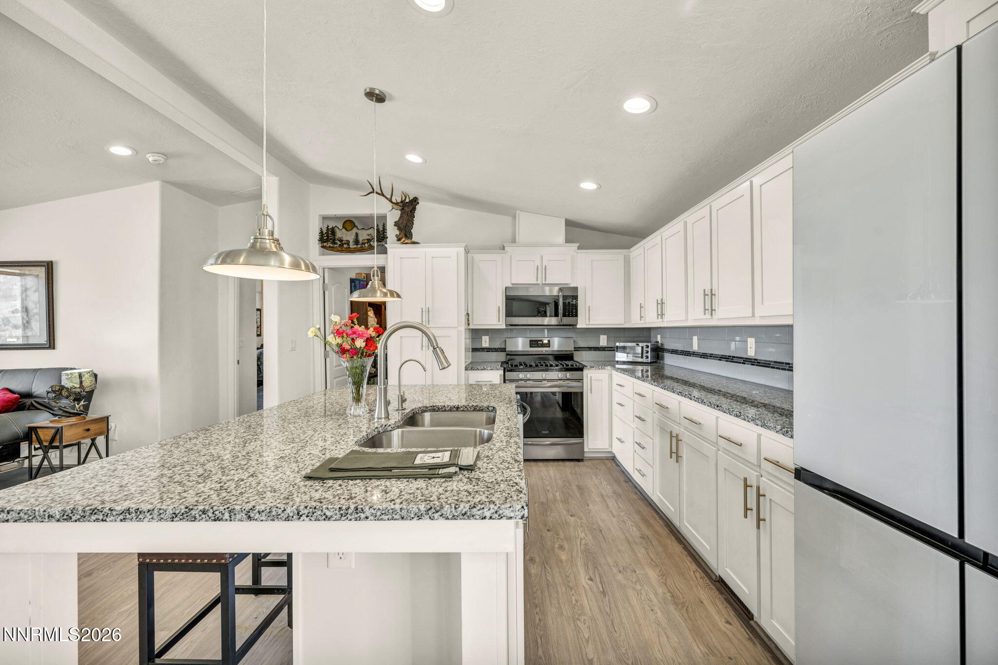105 Arabian Way Property Photo 4