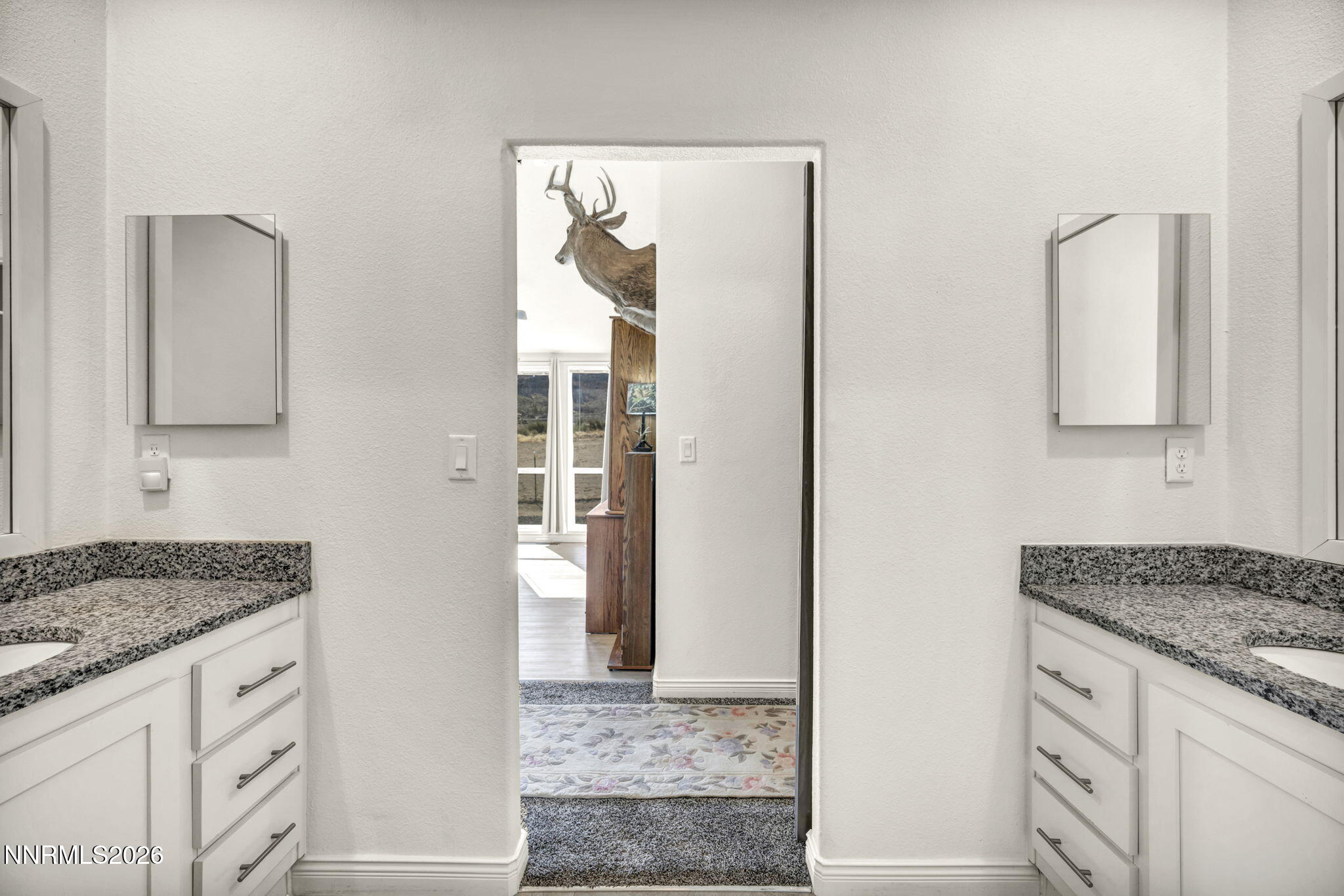 105 Arabian Way Property Photo 9