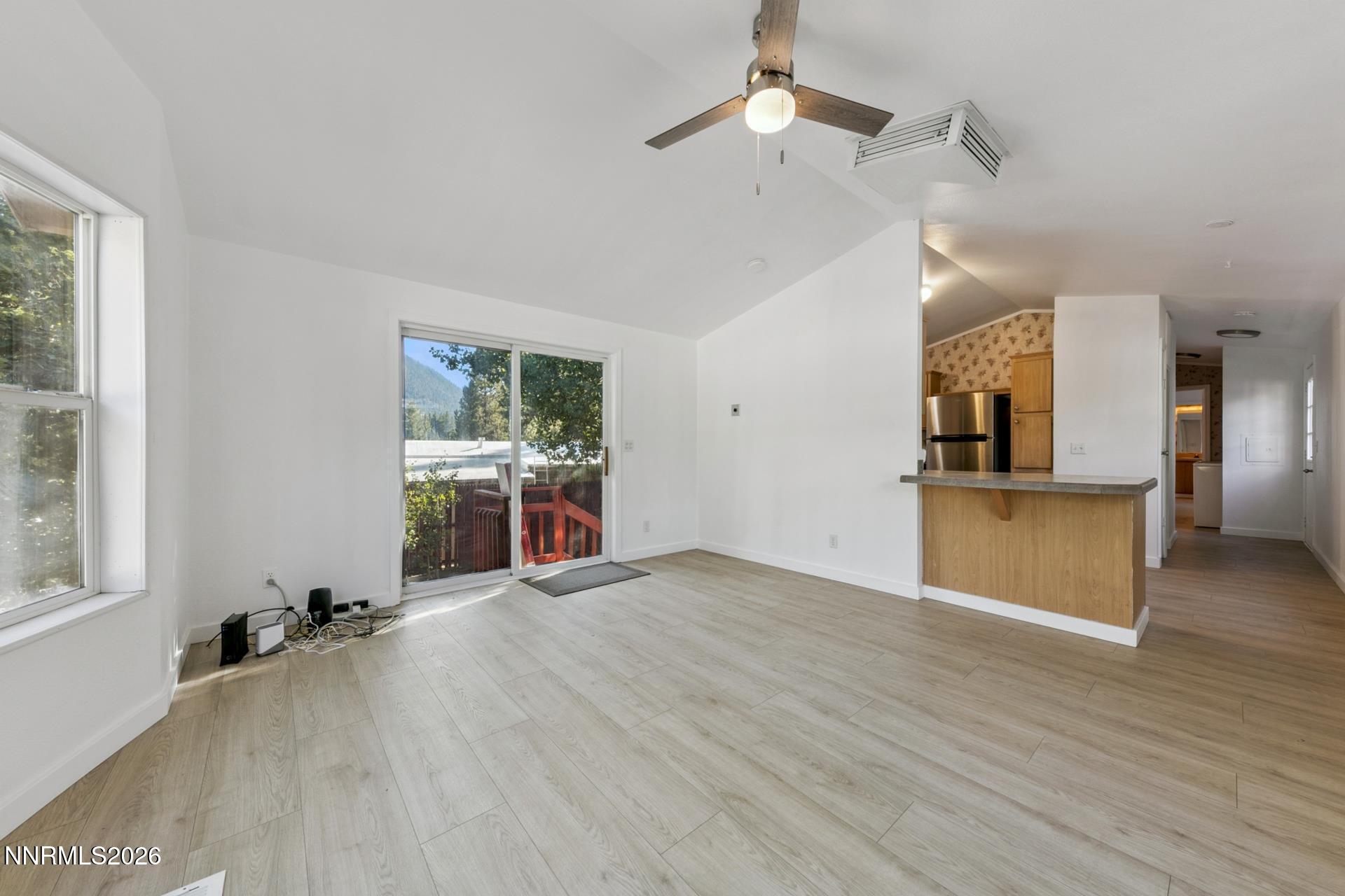 176 Crescent Drive Property Photo 3