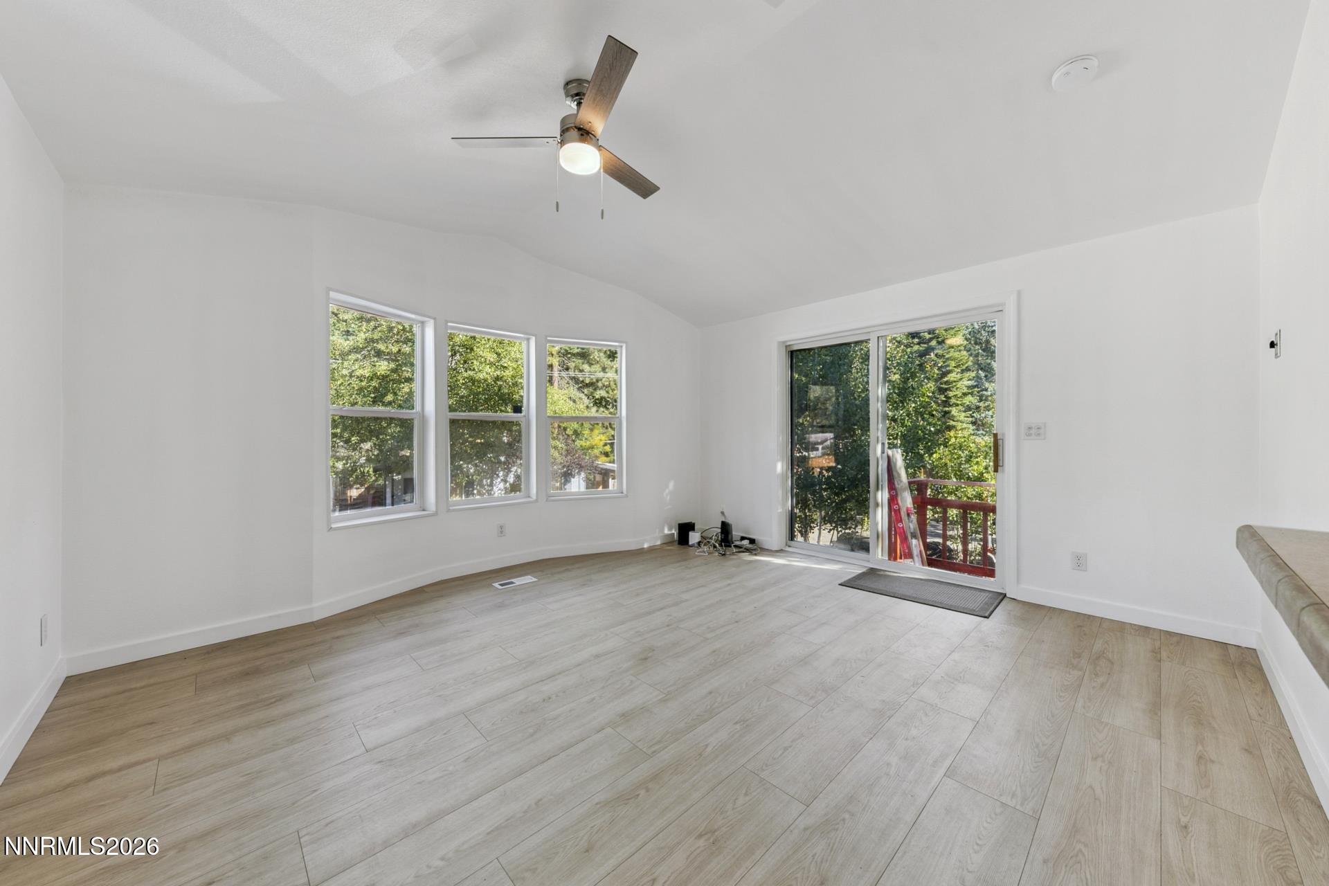 176 Crescent Drive Property Photo 4