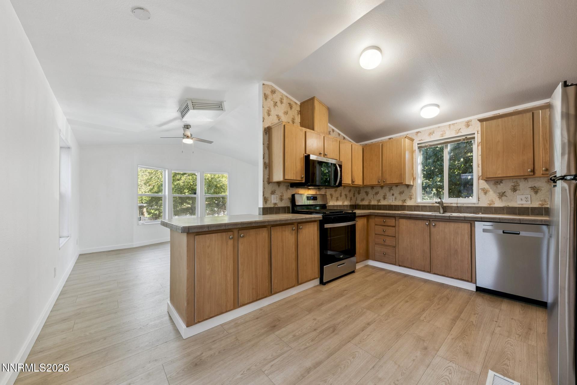 176 Crescent Drive Property Photo 6