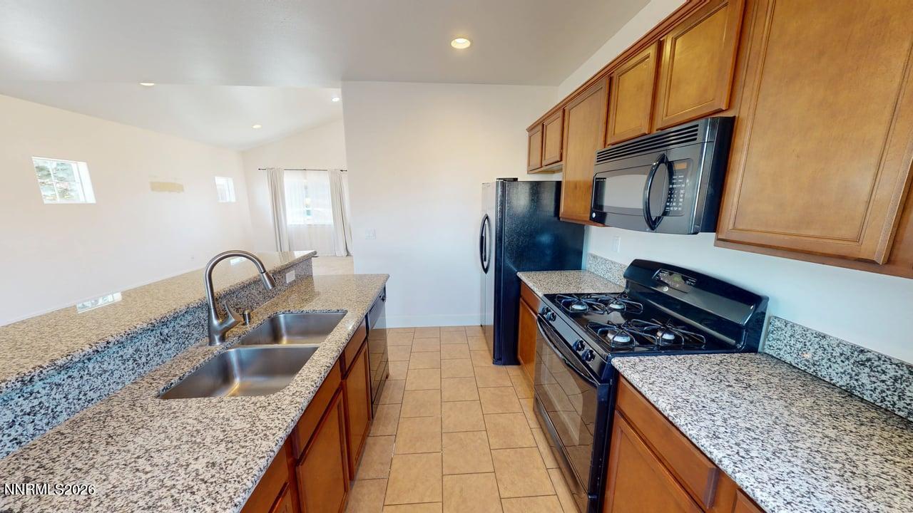 5253 Schreiner Drive Property Photo 9
