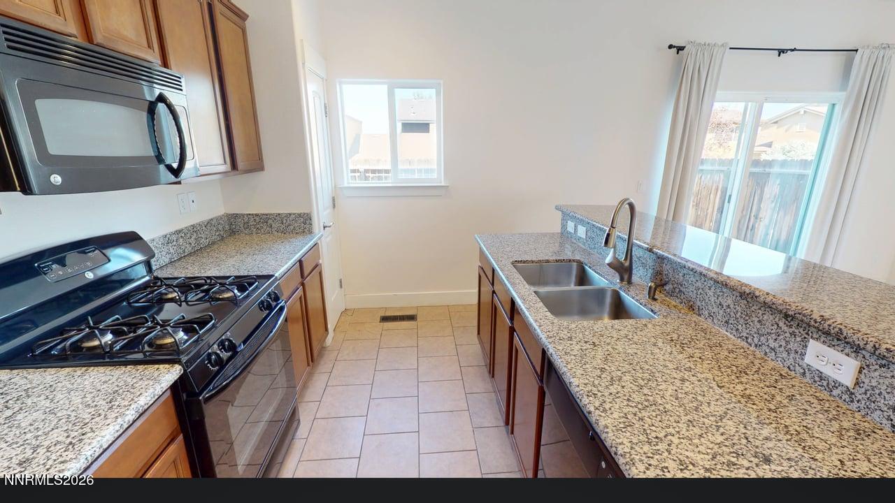 5253 Schreiner Drive Property Photo 10