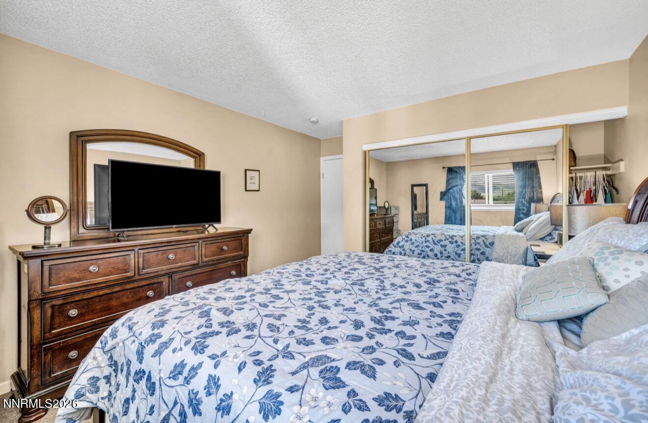 1126 Bradley Square Property Photo 8