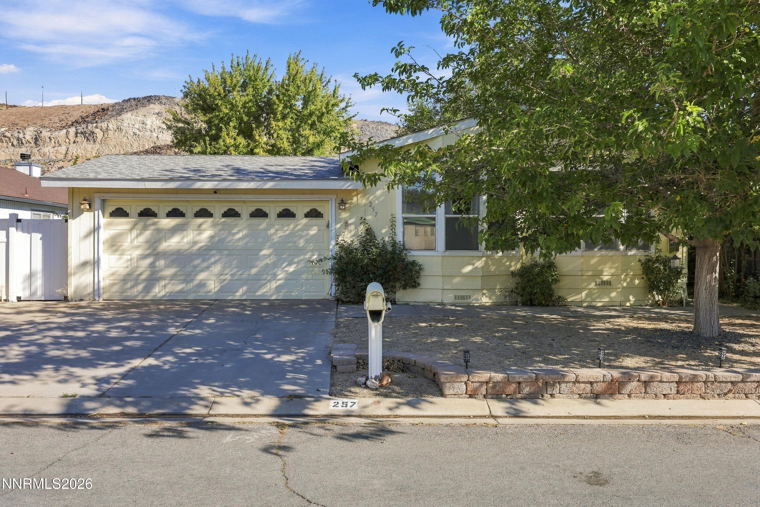 257 Ave De La D'emerald Property Photo 1
