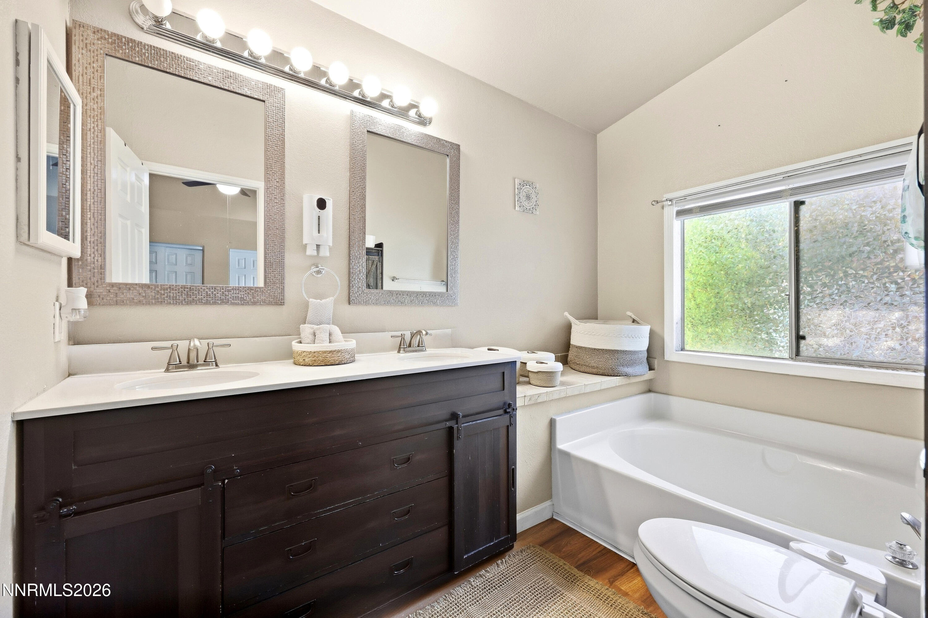 257 Ave De La D'emerald Property Photo 18