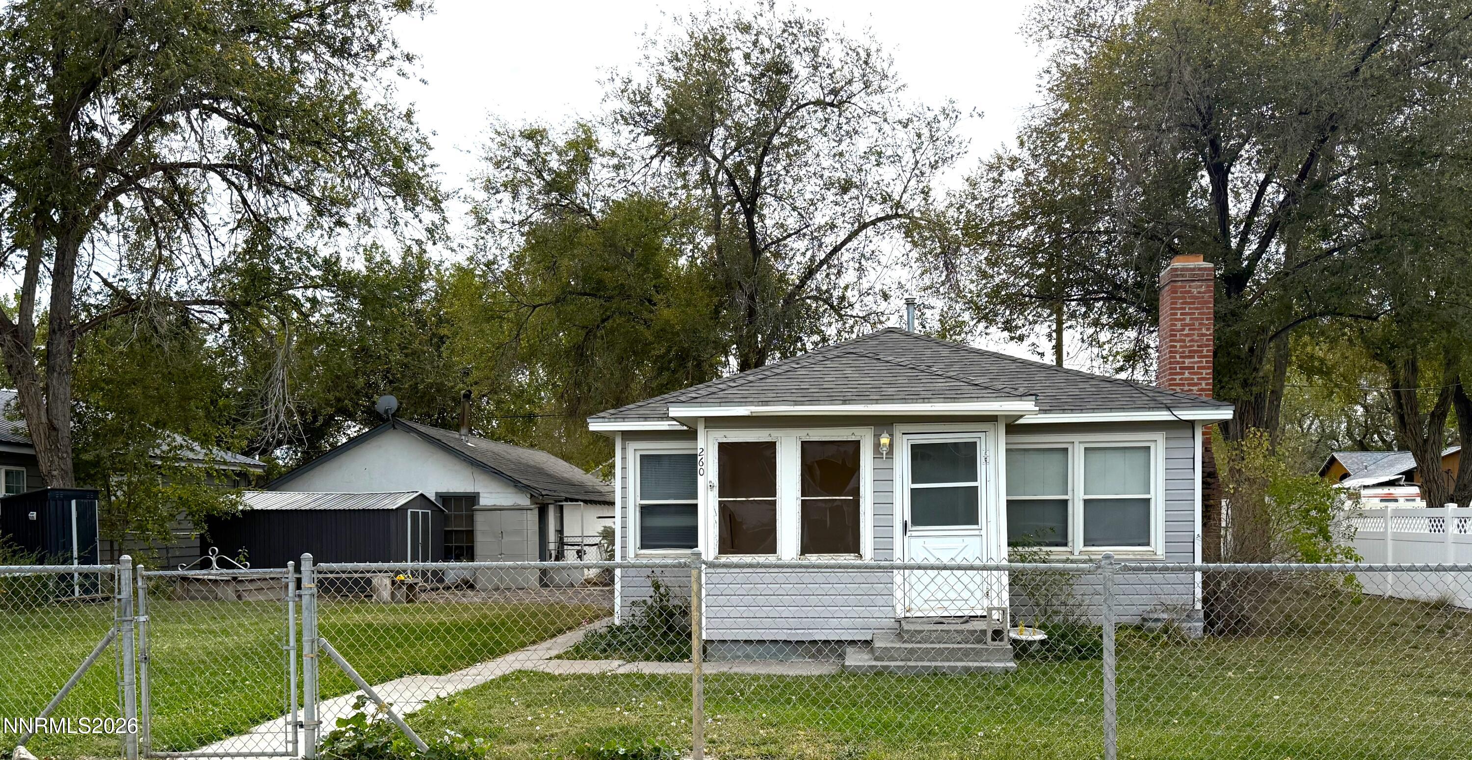 260 W 2nd Street Property Photo 2