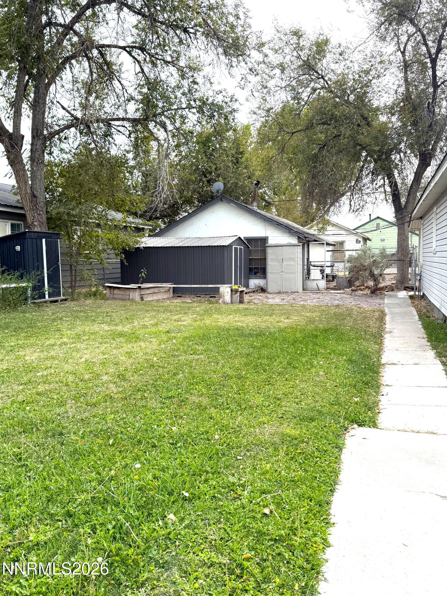 260 W 2nd Street Property Photo 3