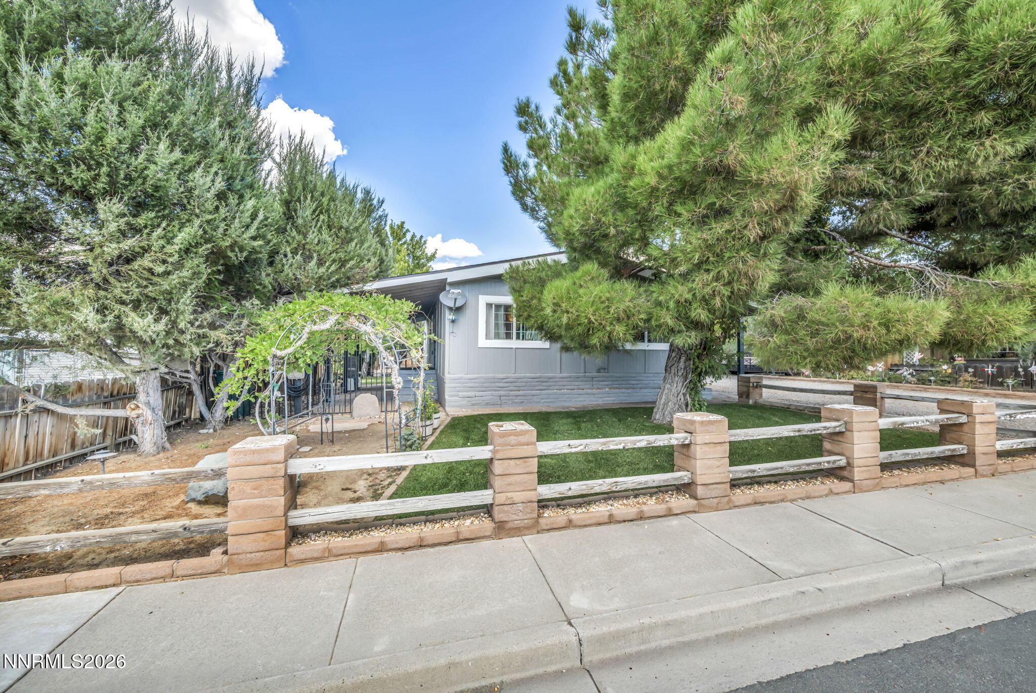 924 Loyola Street Property Photo 4