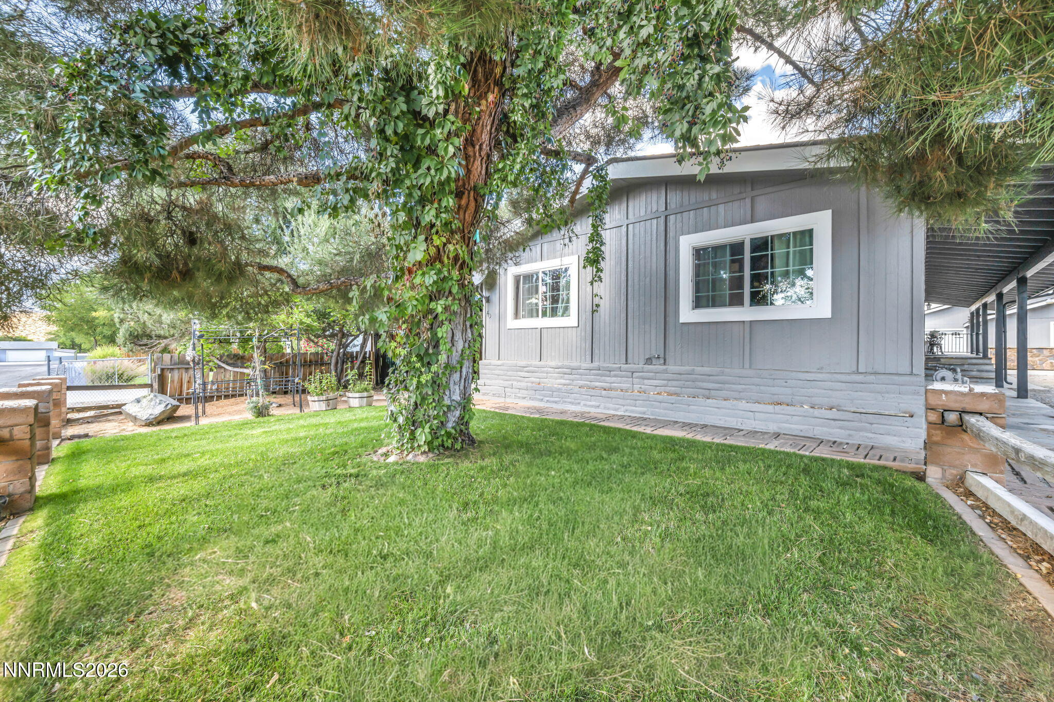 924 Loyola Street Property Photo 5