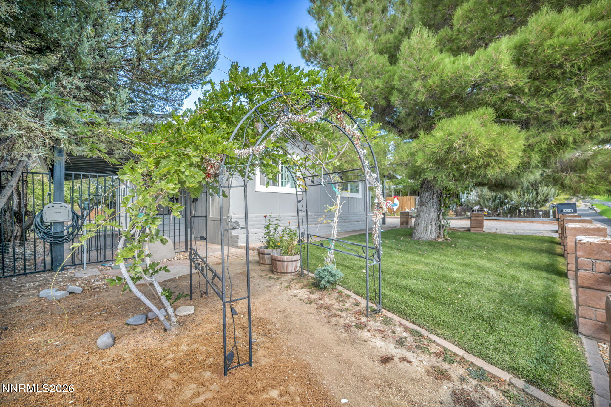 924 Loyola Street Property Photo 6