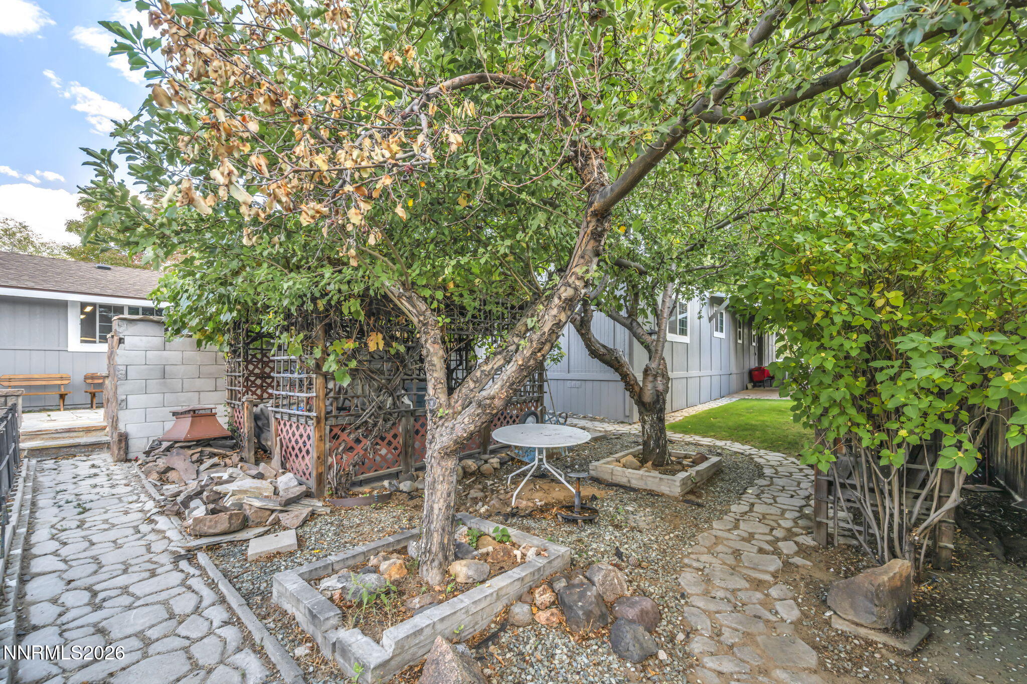 924 Loyola Street Property Photo 34