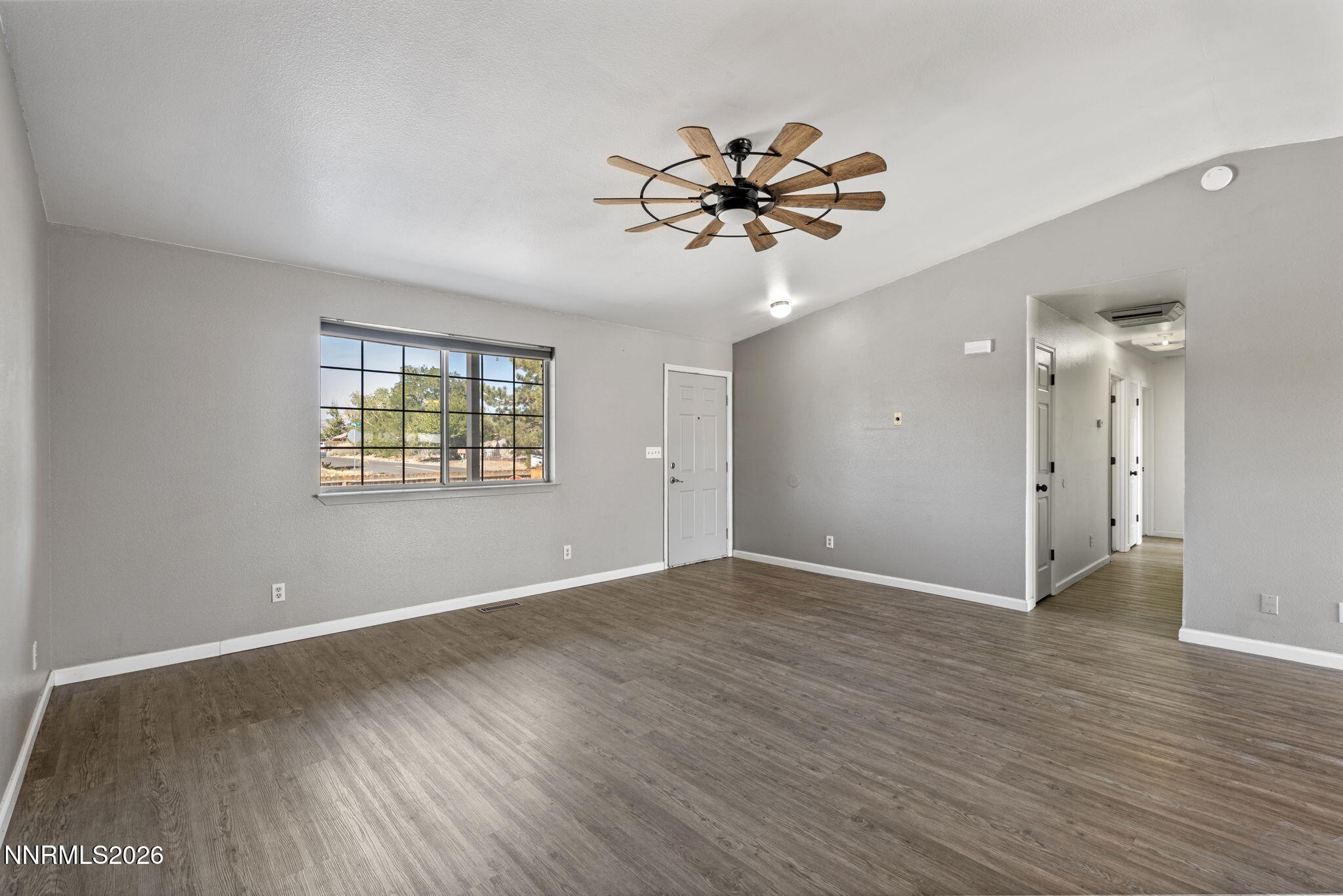 1006 Opal Way Property Photo 3