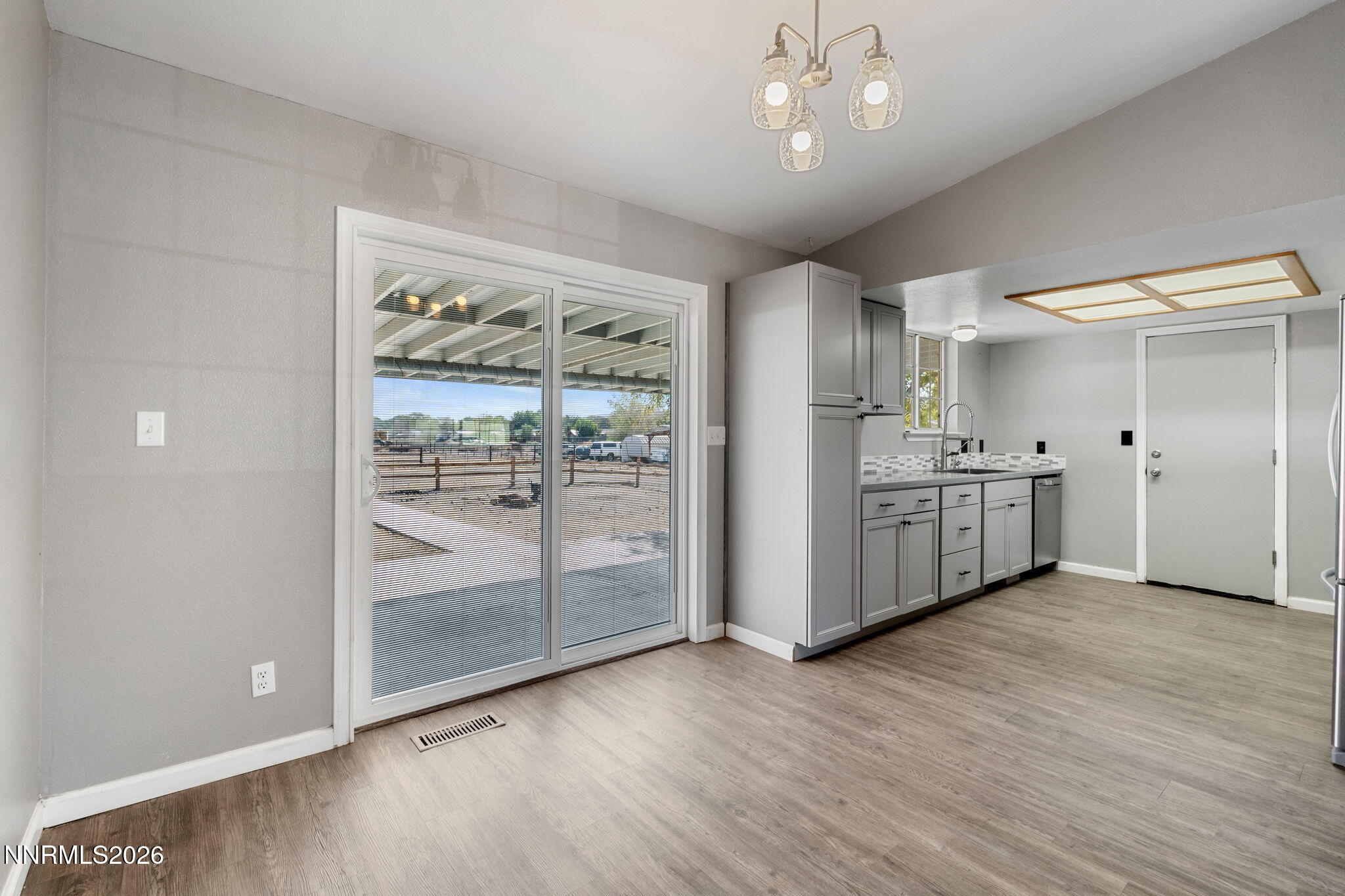 1006 Opal Way Property Photo 8