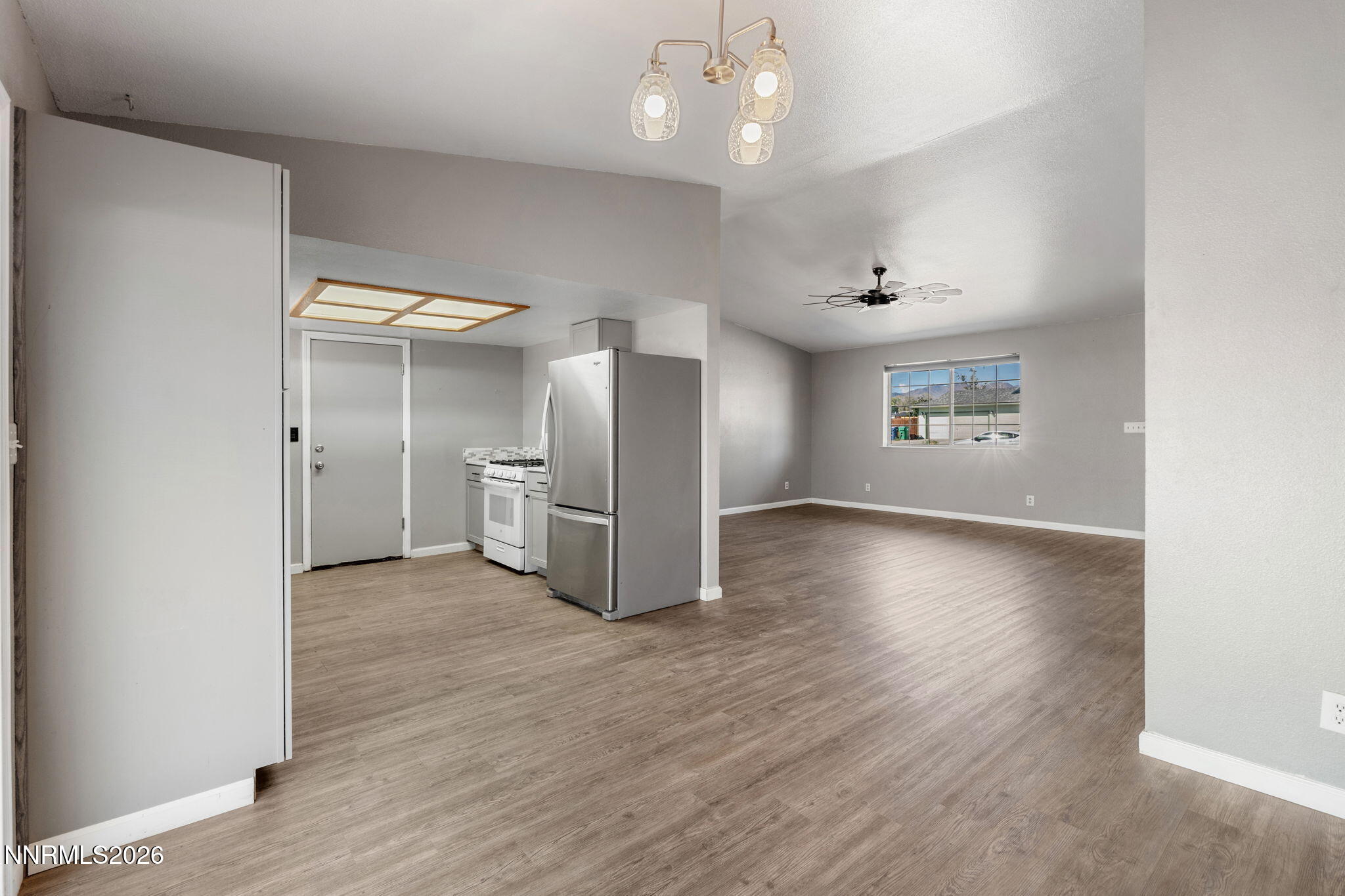 1006 Opal Way Property Photo 9
