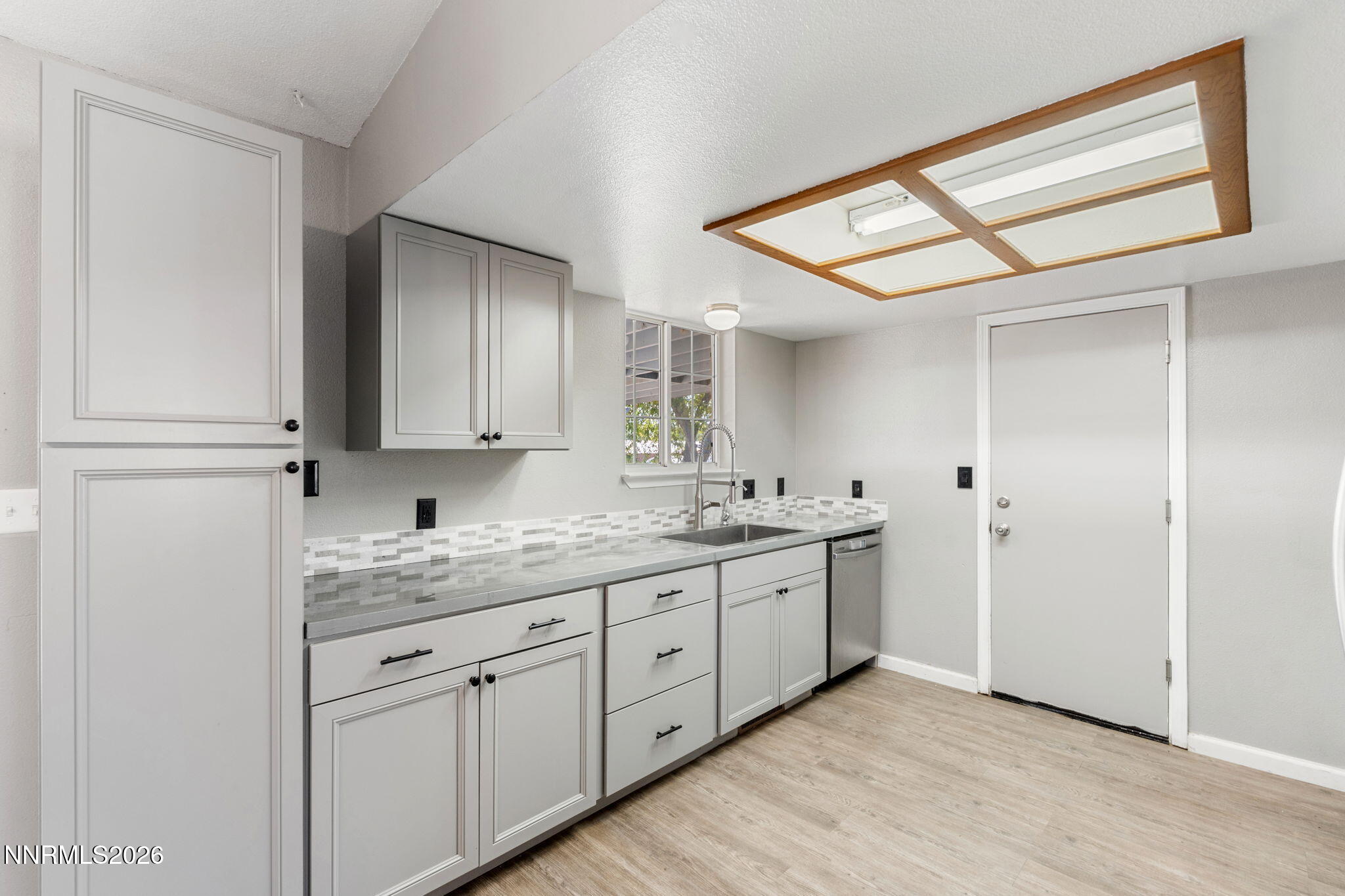1006 Opal Way Property Photo 13