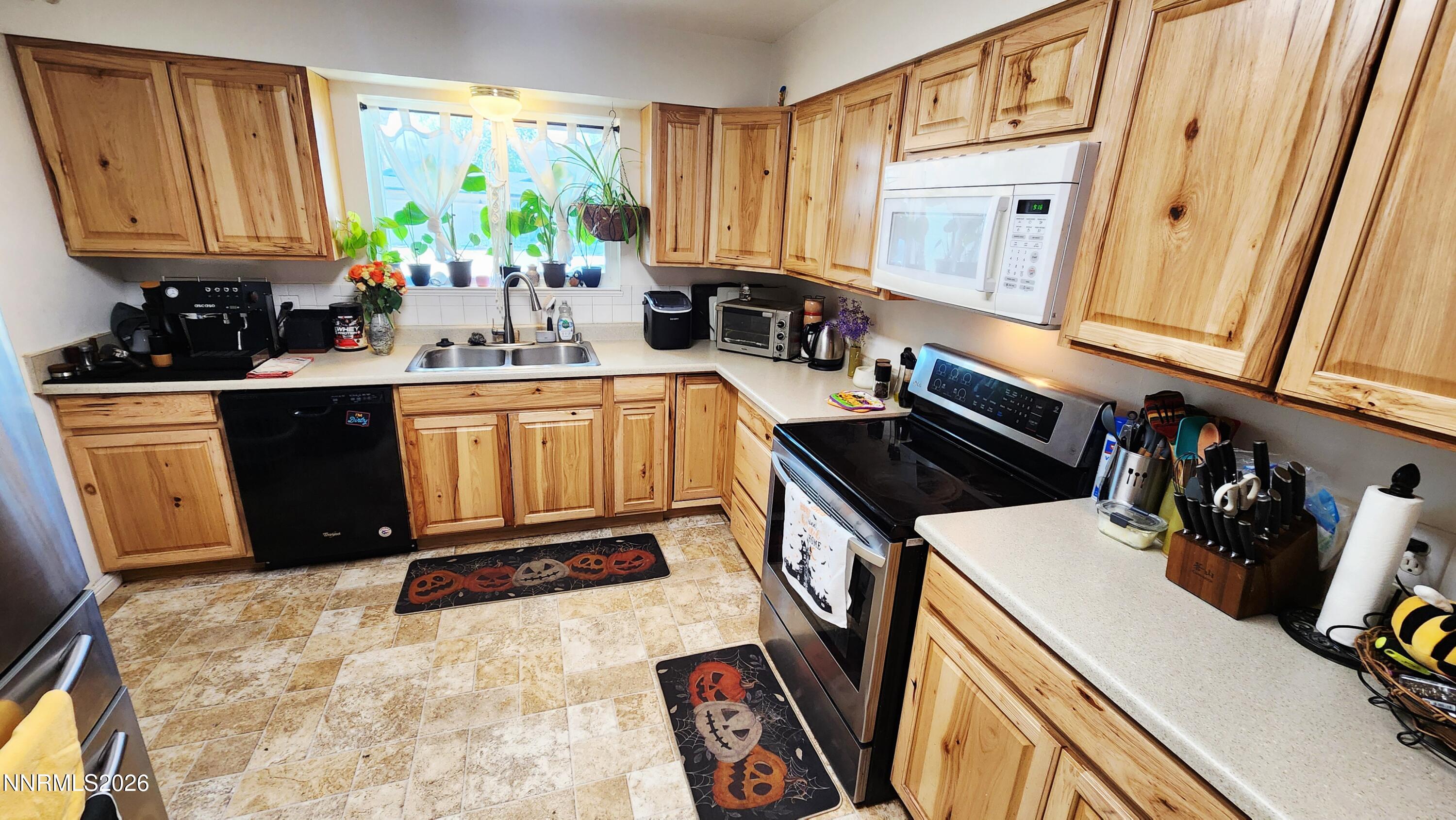 2195 Prince Way Property Photo 7