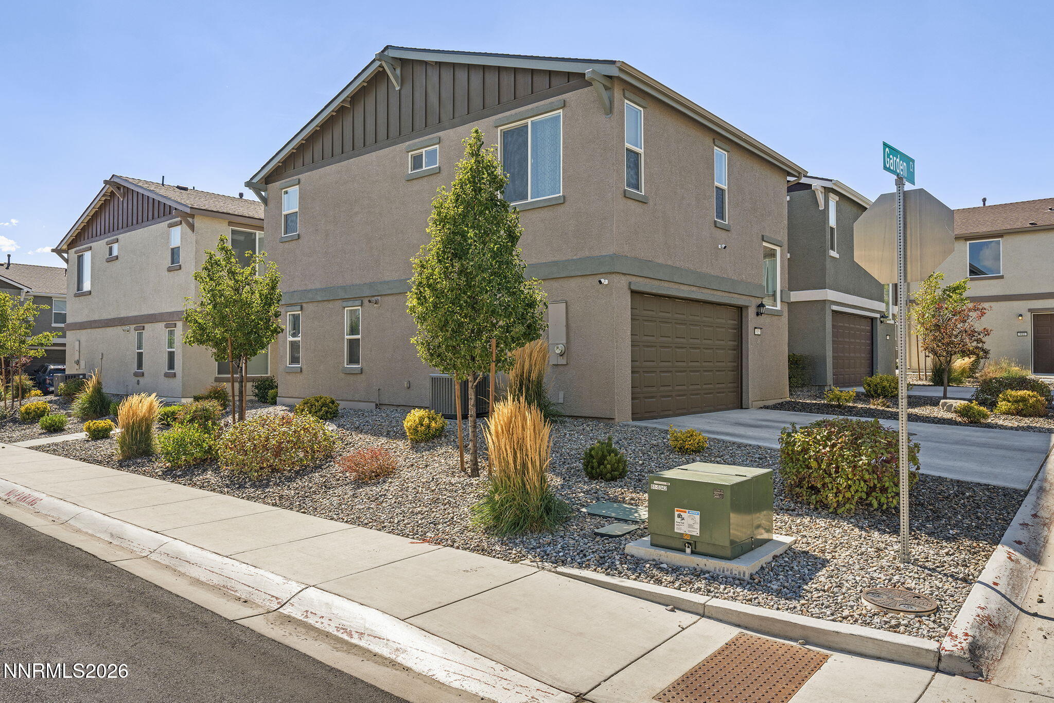 915 Garden Court Property Photo 2