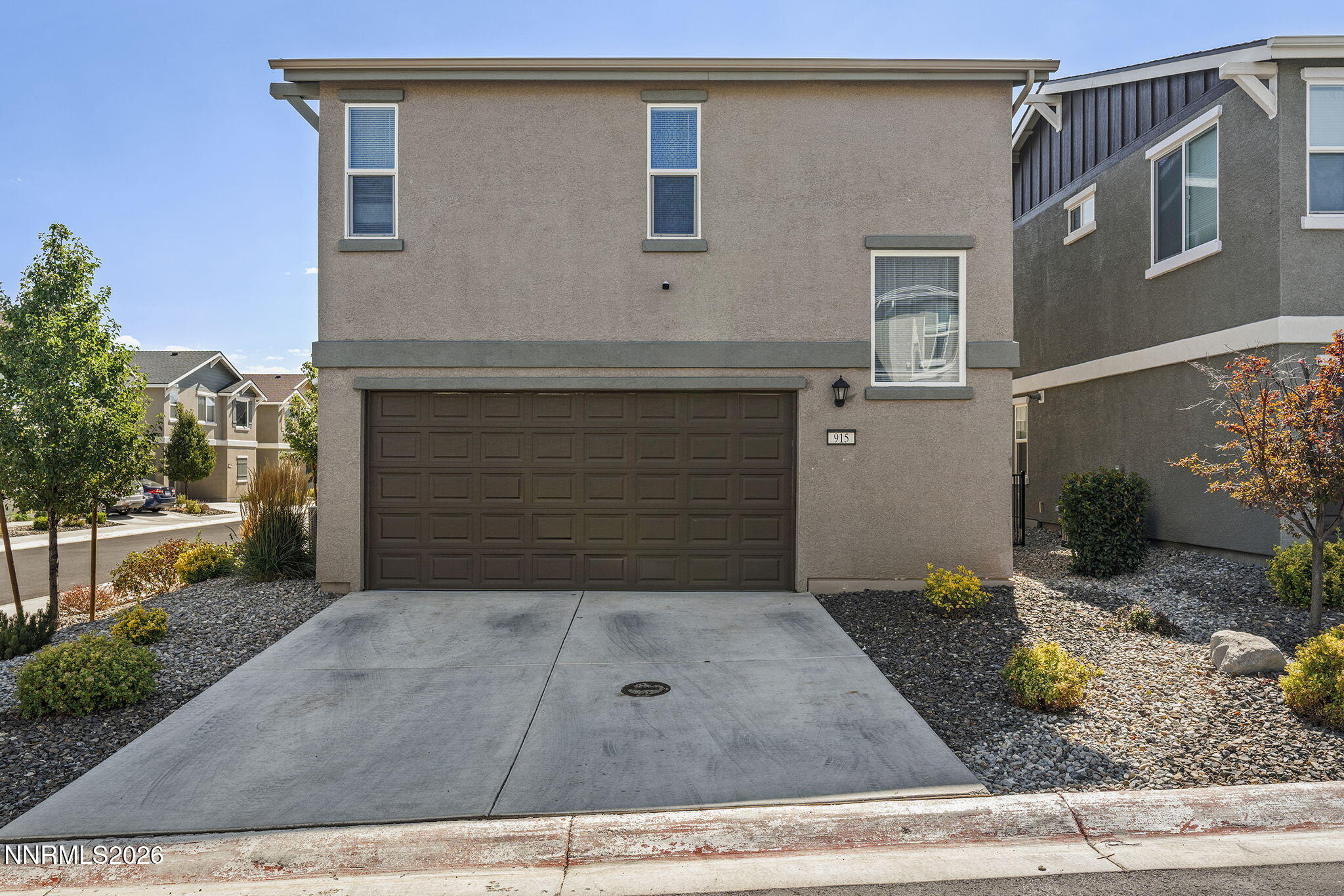 915 Garden Court Property Photo 3