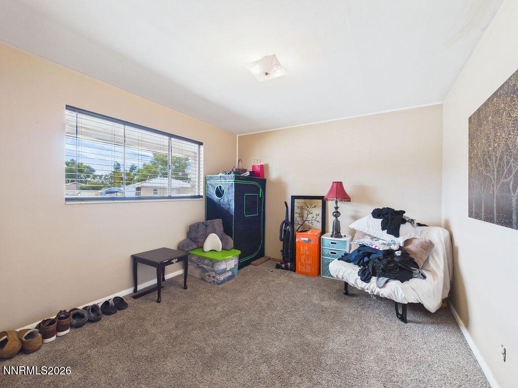 626 Prater Way Property Photo 12