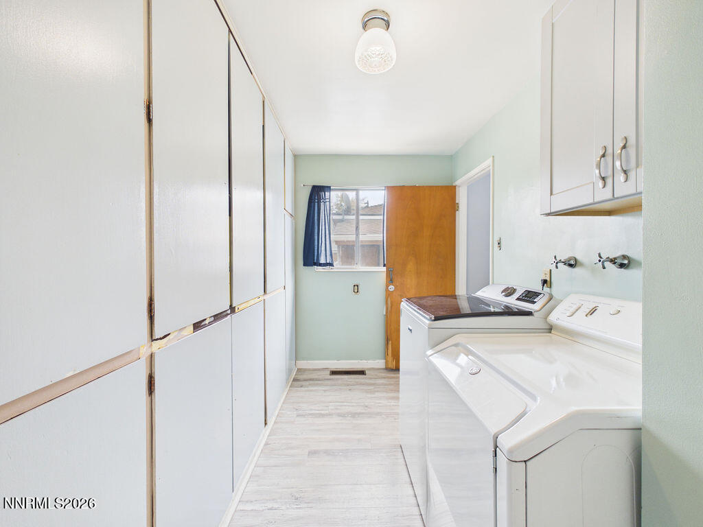 626 Prater Way Property Photo 18