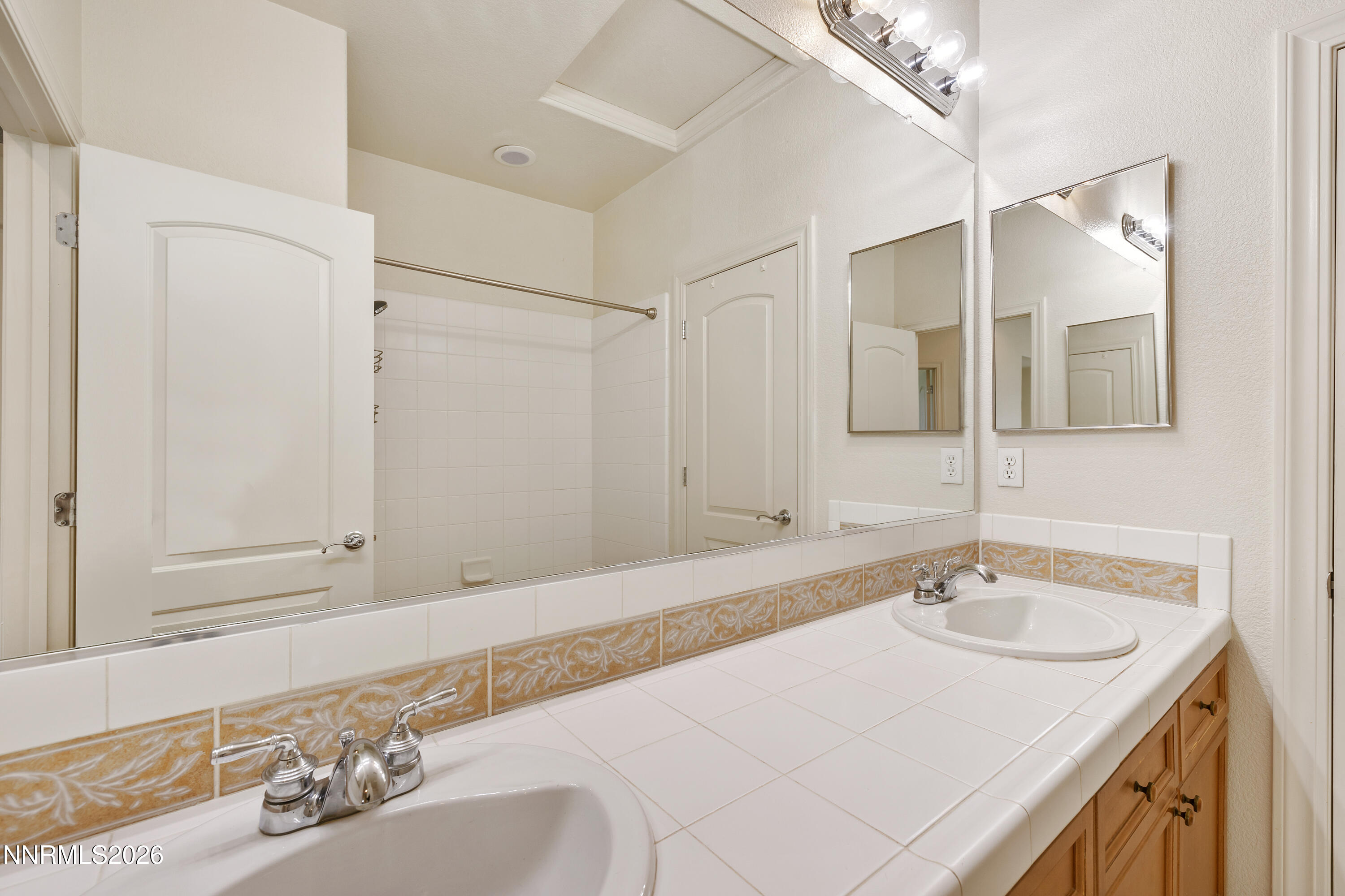 6040 Cielo Circle Property Photo 27