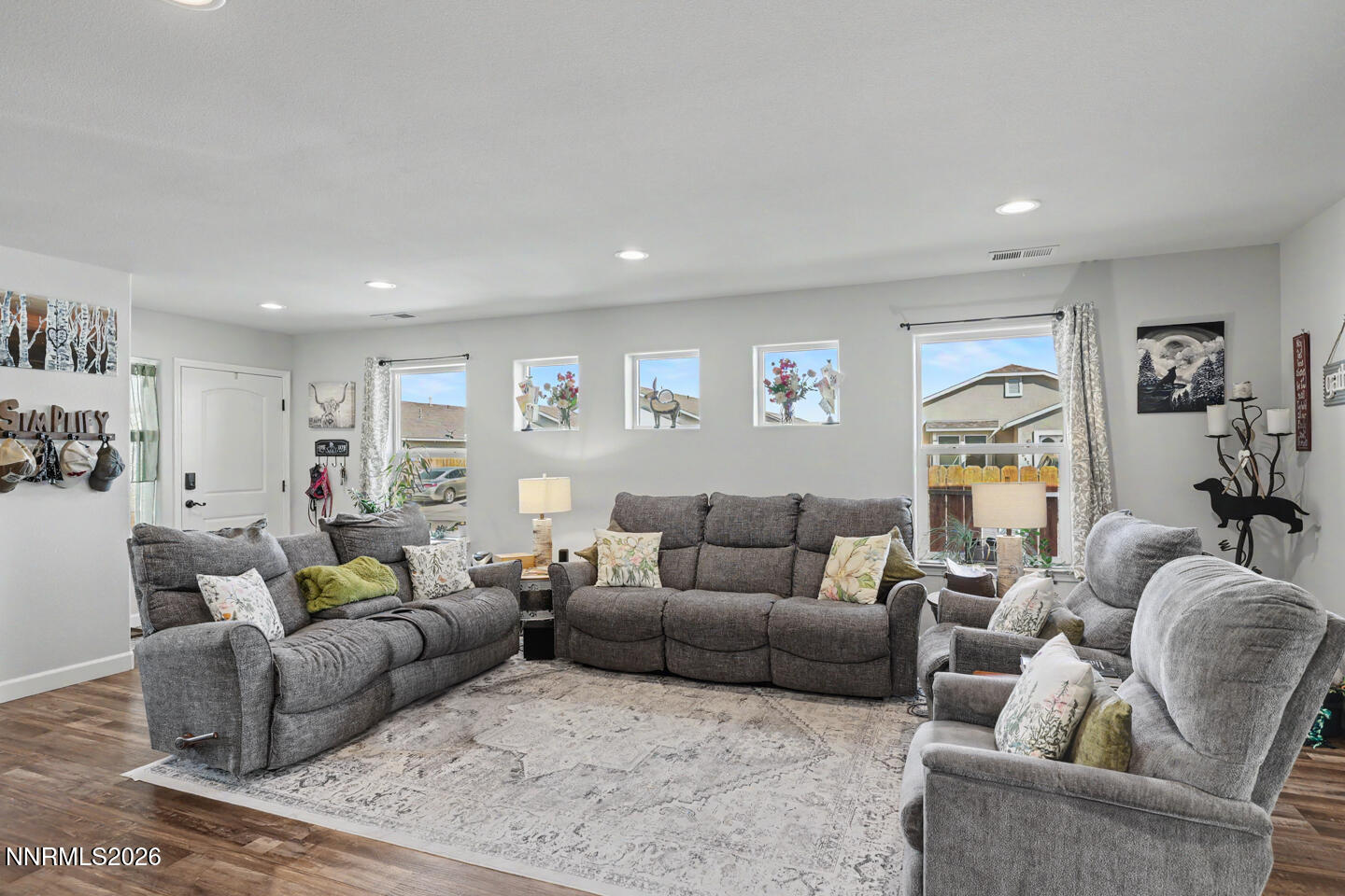 1280 Venitian Court Property Photo 4