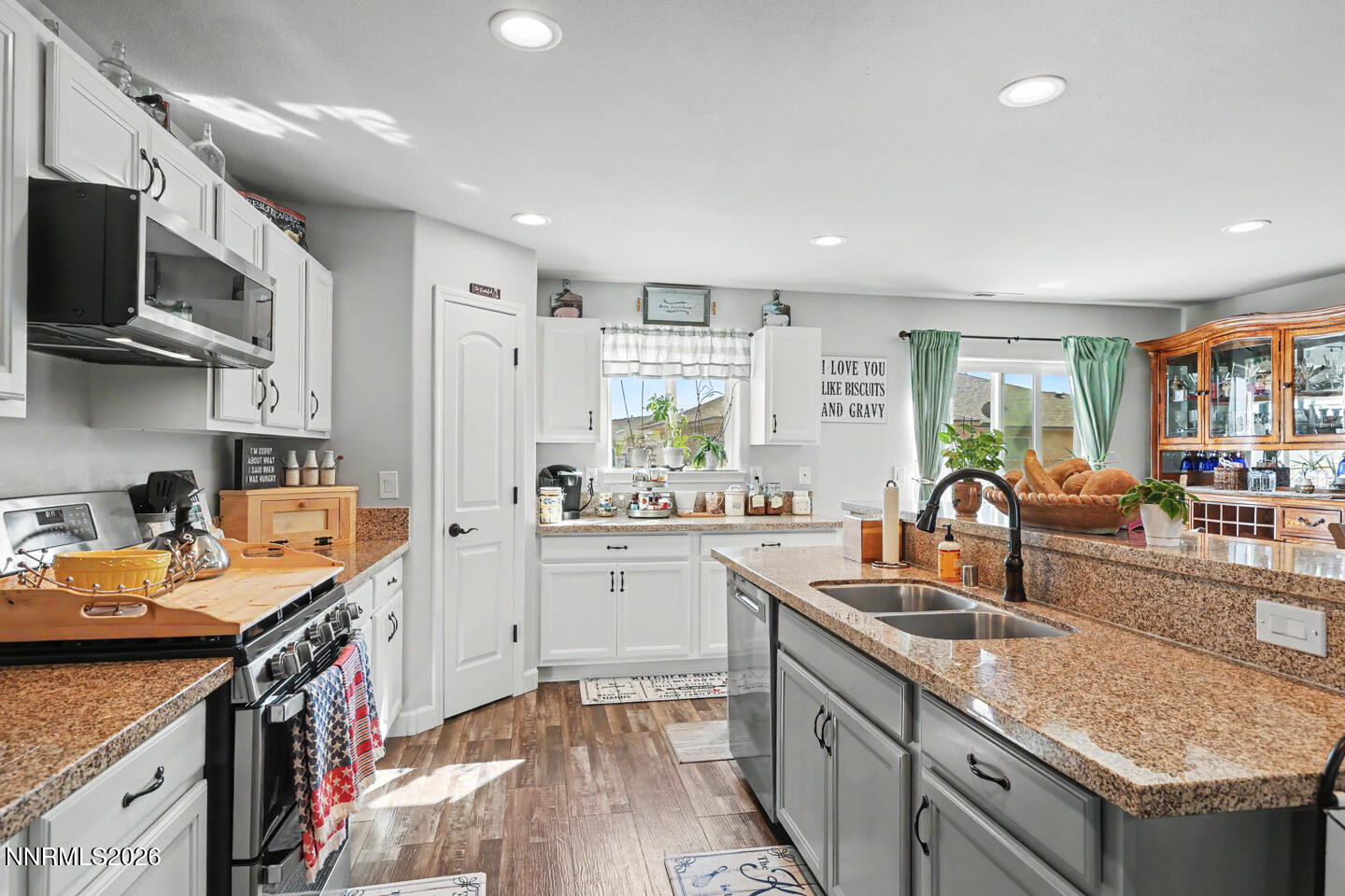 1280 Venitian Court Property Photo 7