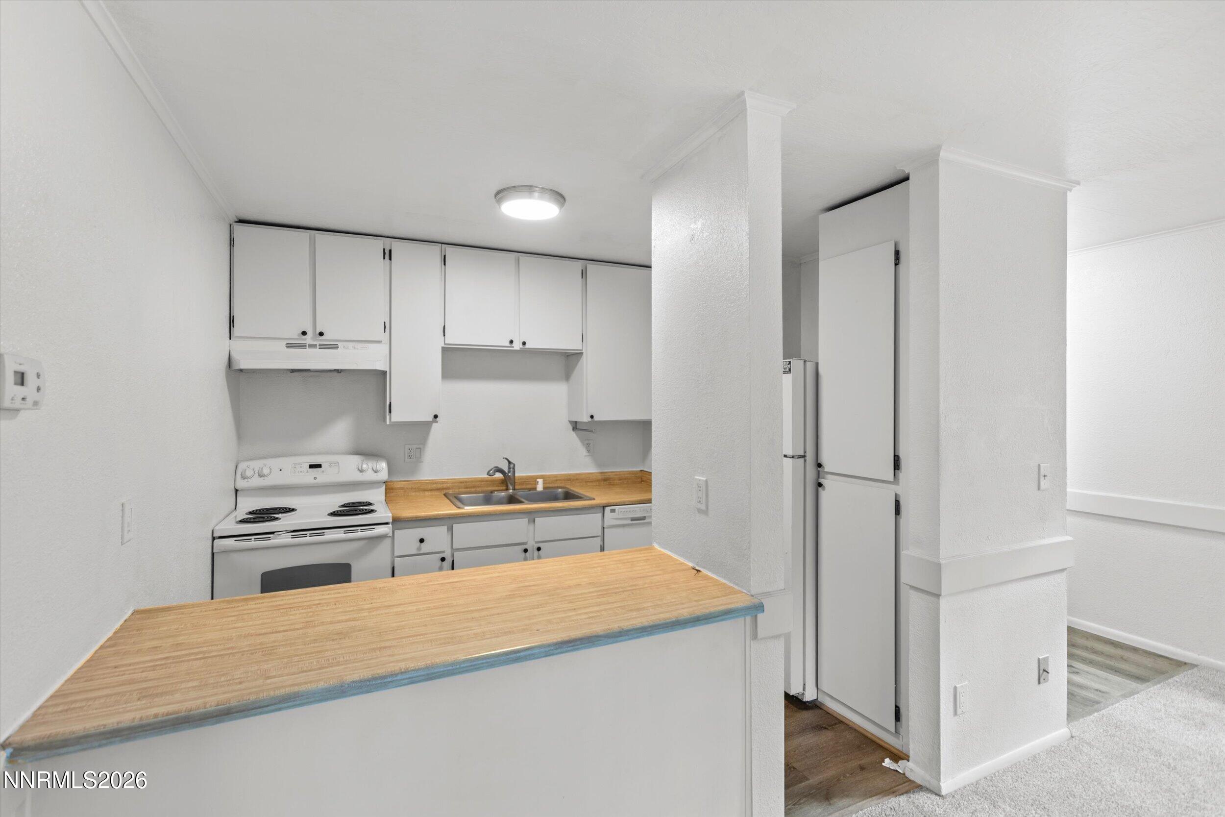 872 Tanager Street # 46 Property Photo 17