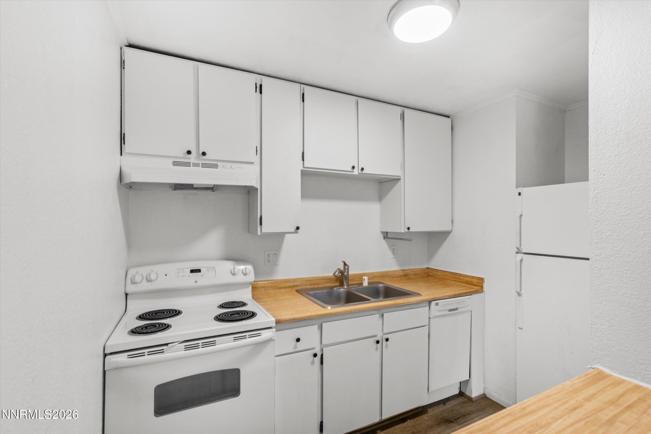 872 Tanager Street # 46 Property Photo 18