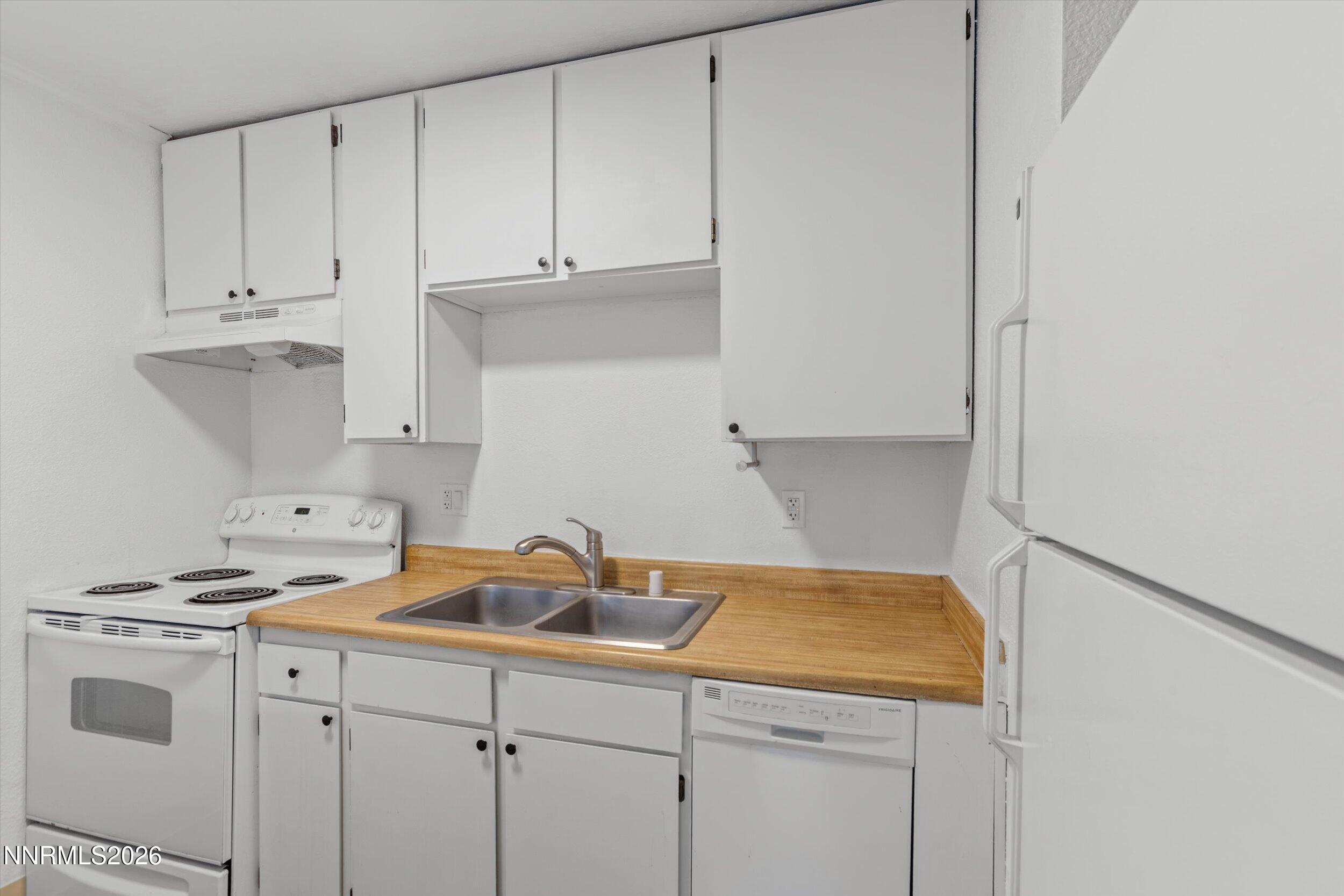 872 Tanager Street # 46 Property Photo 19
