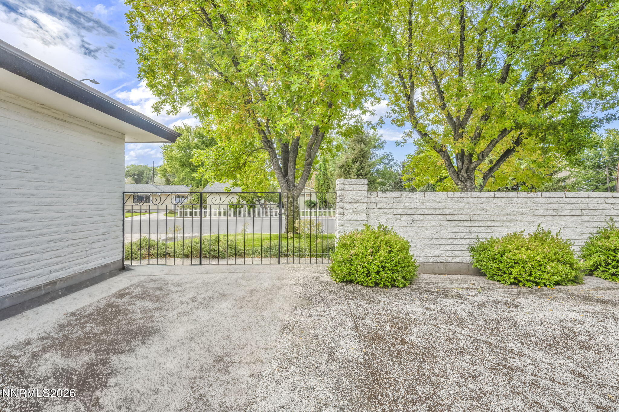 604 W Long Street Property Photo 5