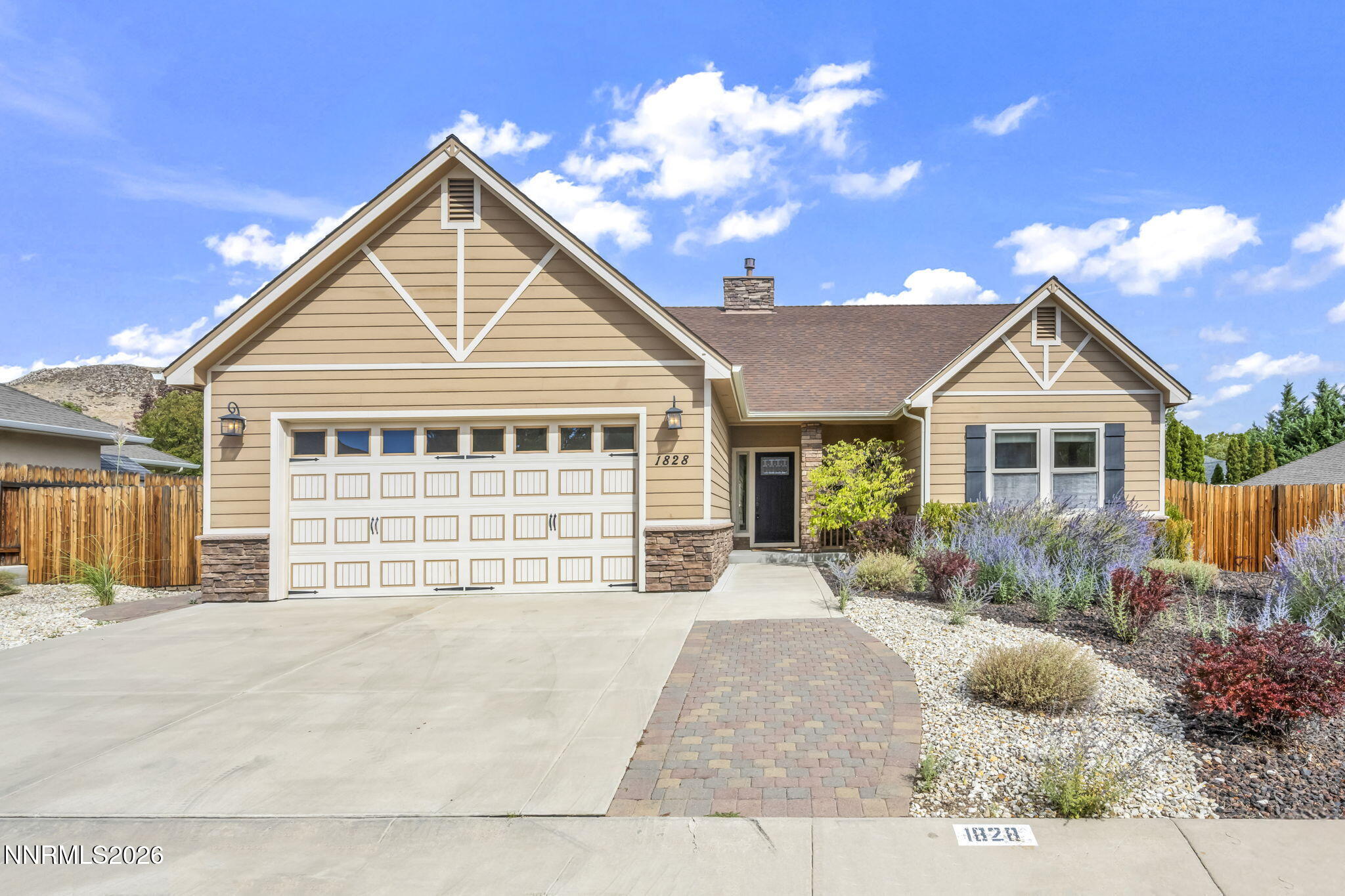 1828 Walnut Court Property Photo 1